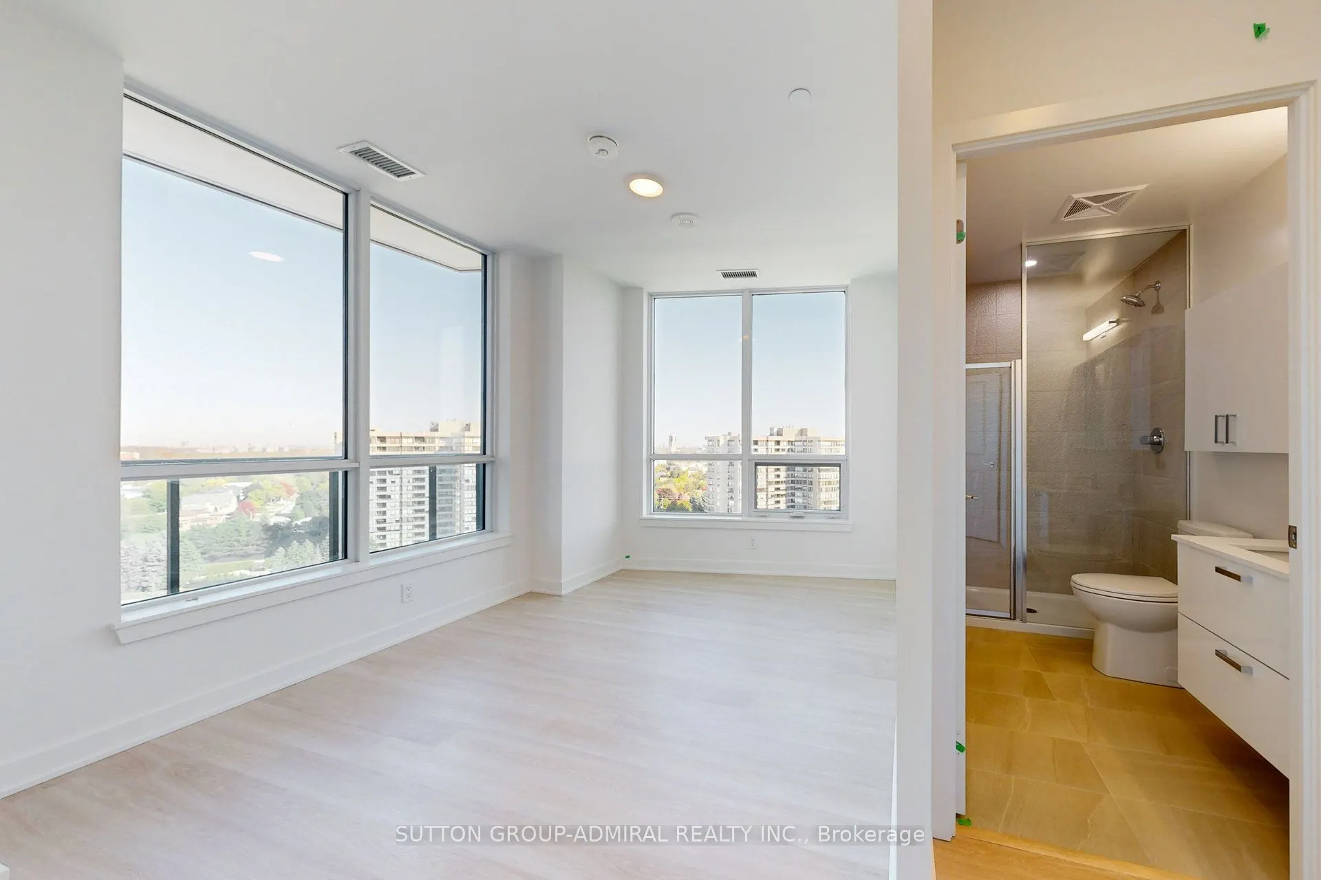 30 Upper Mall Way, #1210
