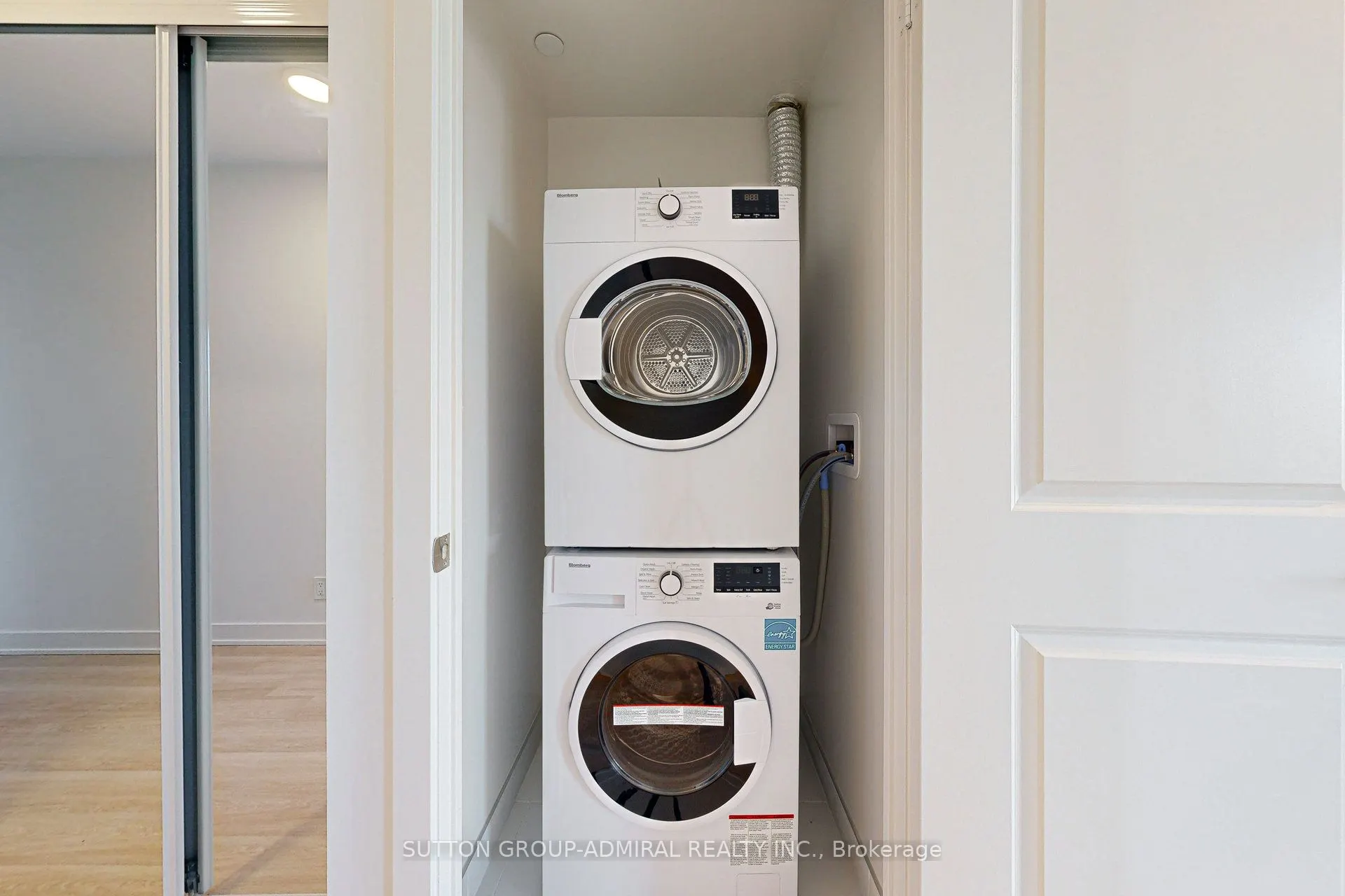 30 Upper Mall Way, #1210