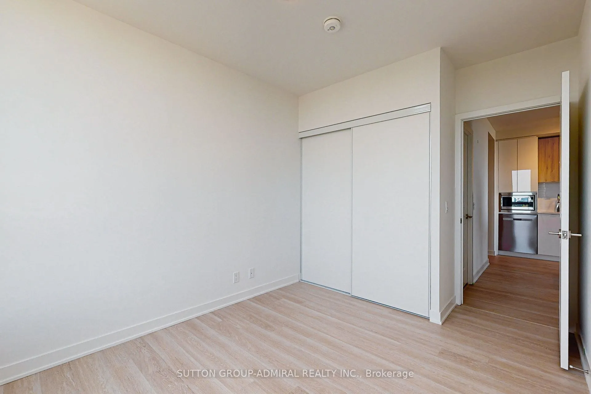 30 Upper Mall Way, #1210