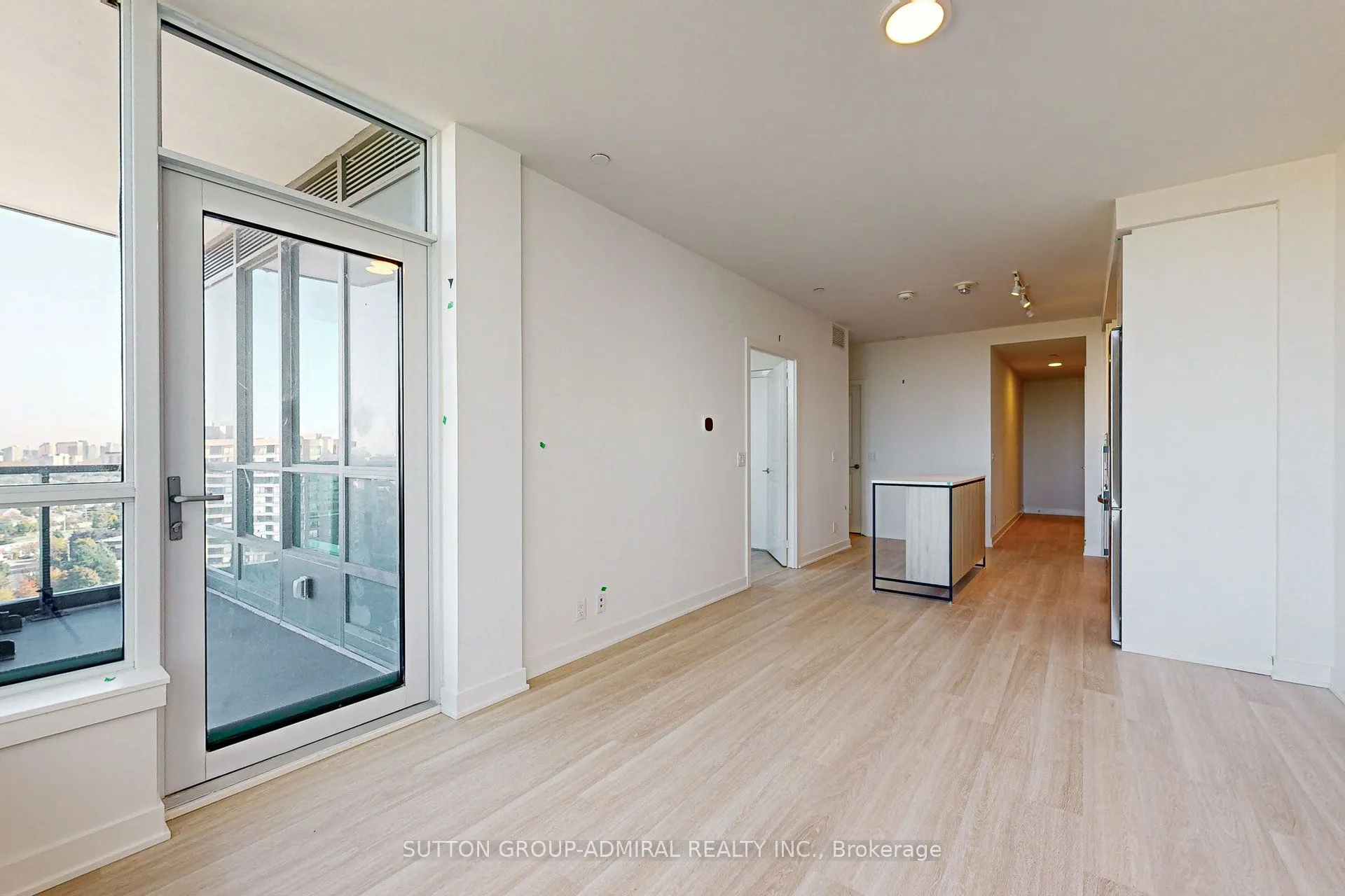 30 Upper Mall Way, #1210
