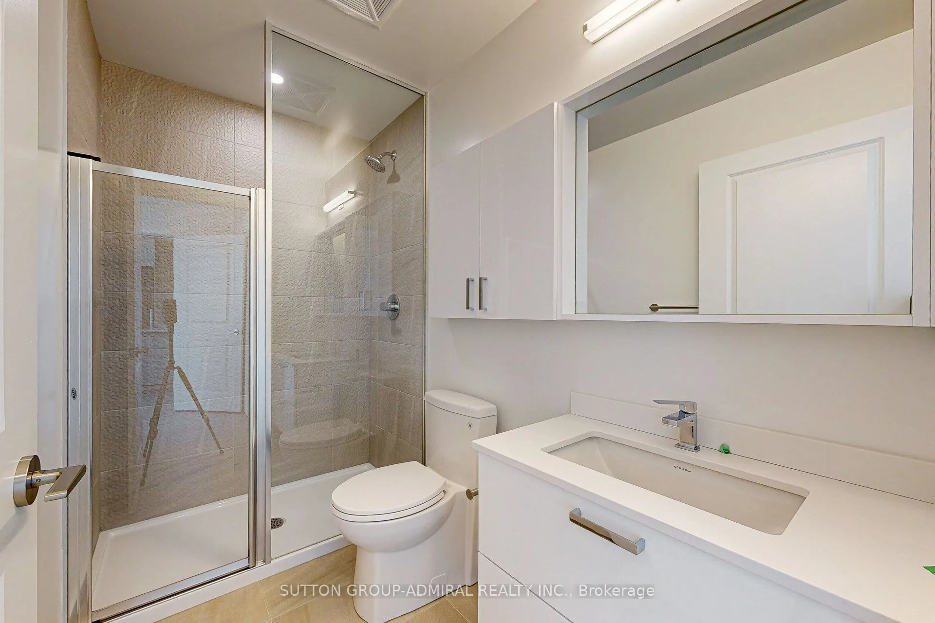30 Upper Mall Way, #1210