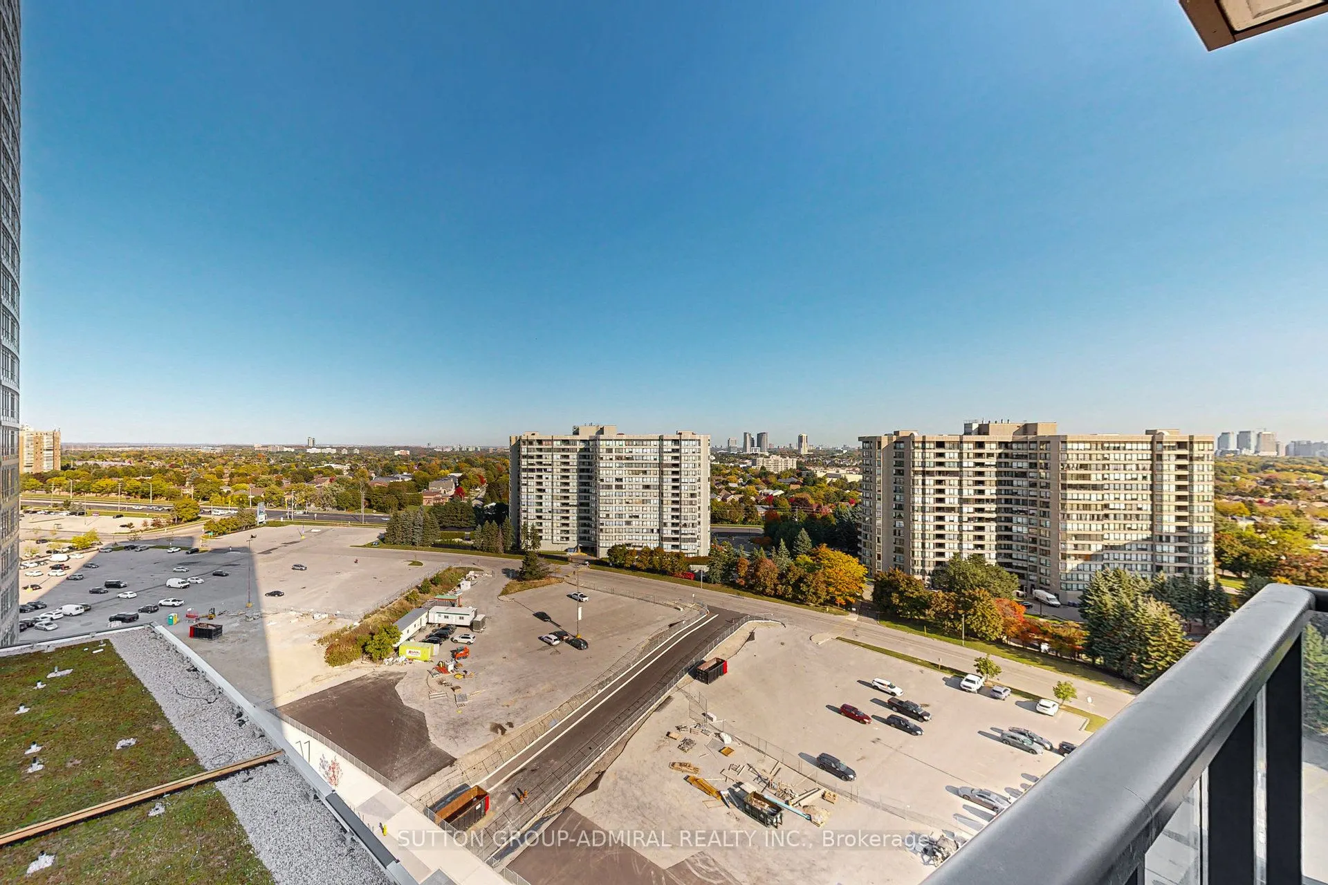 30 Upper Mall Way, #1210