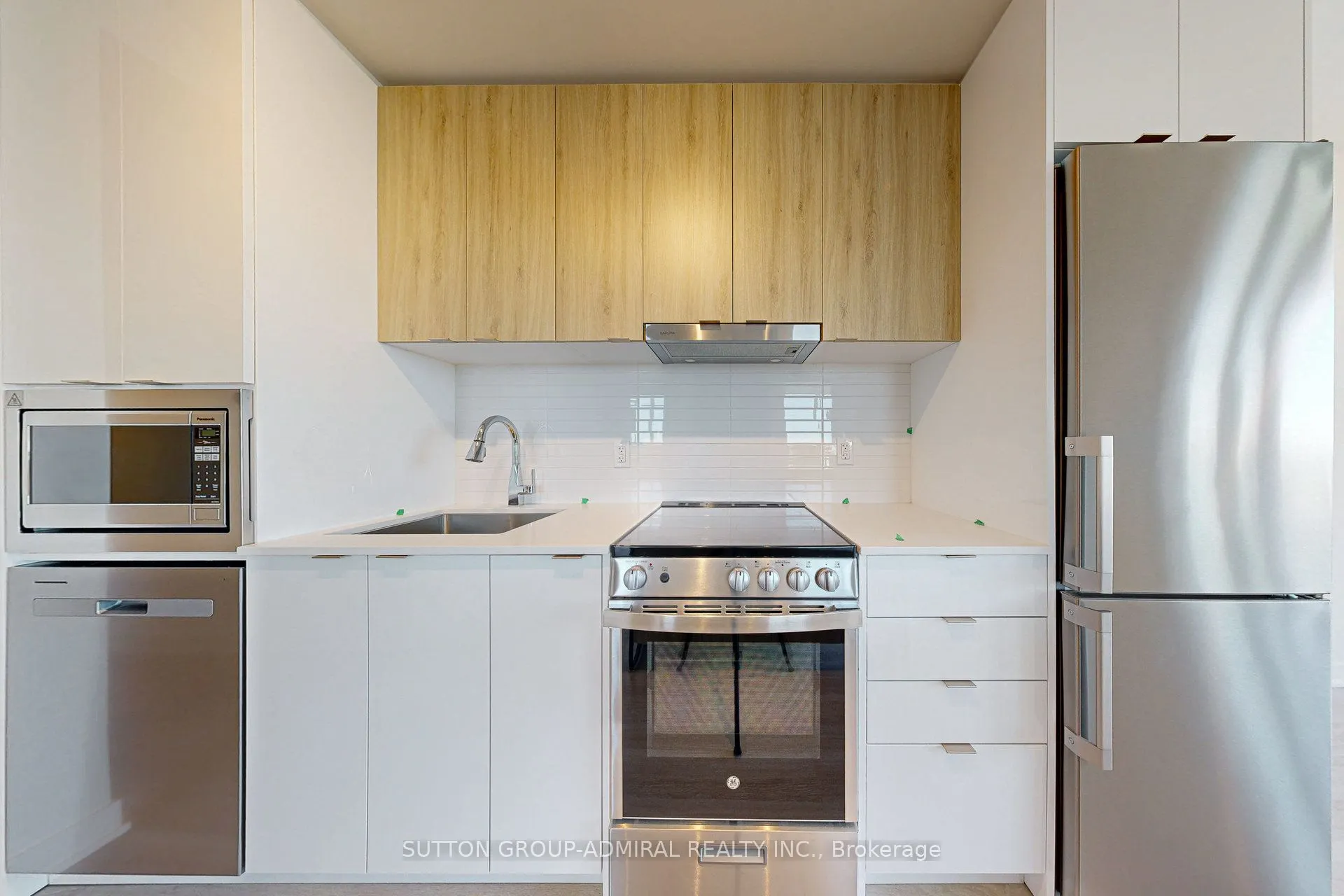 30 Upper Mall Way, #1210