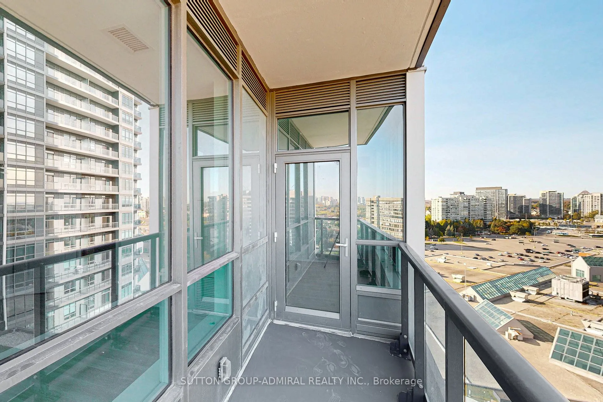 30 Upper Mall Way, #1210