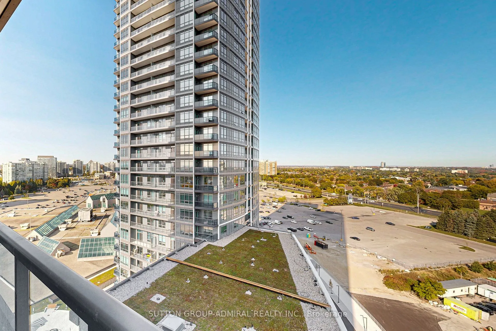 30 Upper Mall Way, #1210