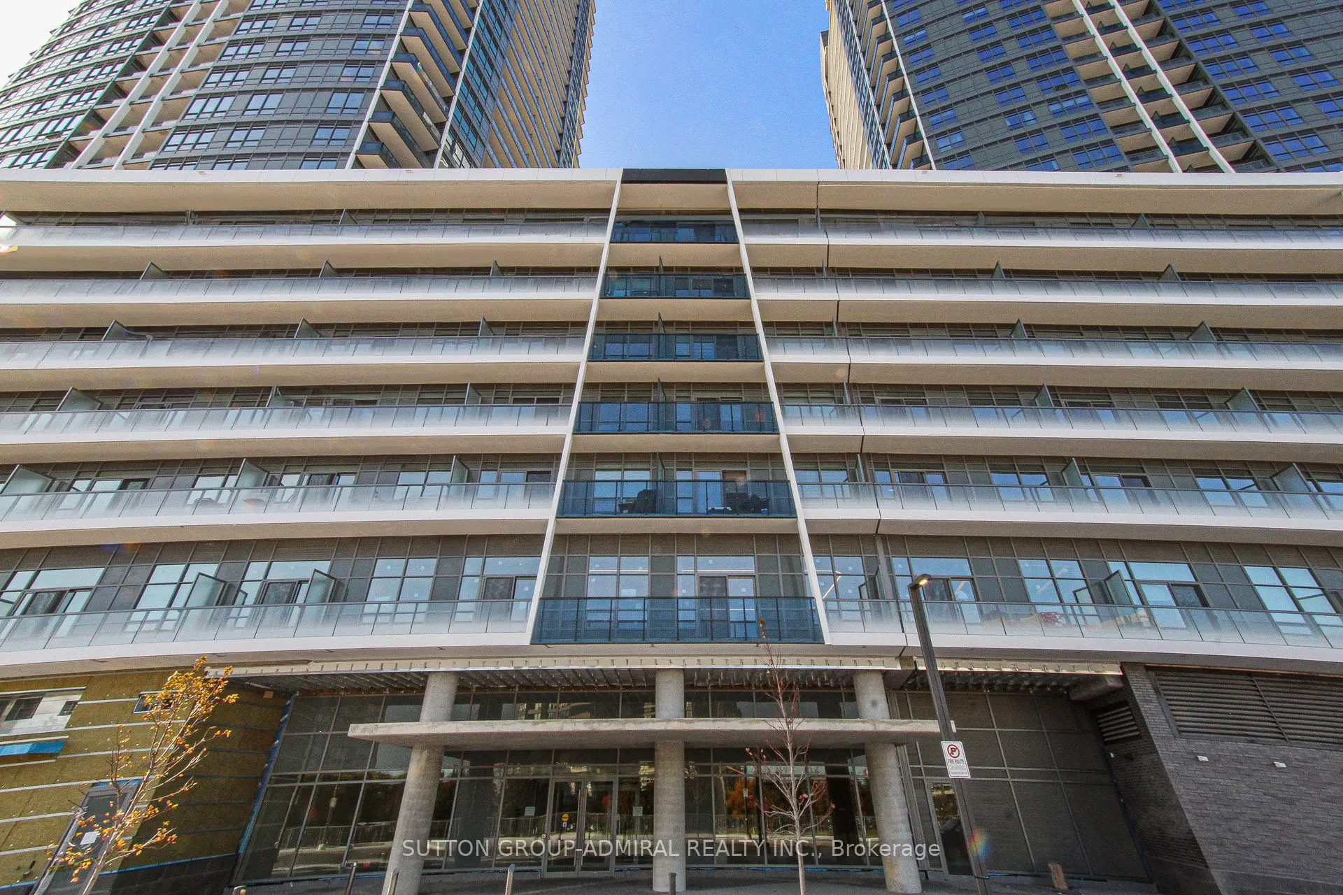 30 Upper Mall Way, #1210
