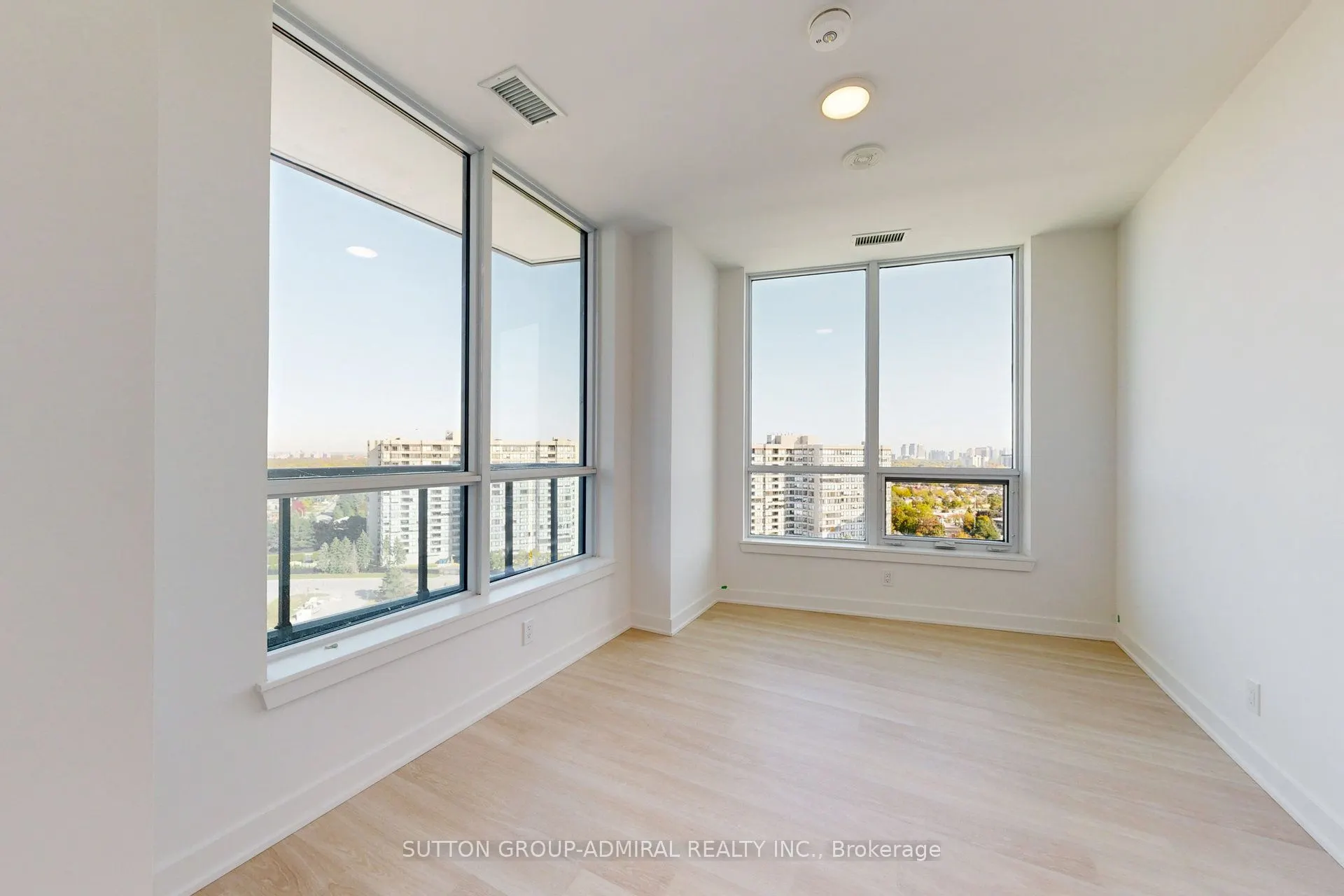 30 Upper Mall Way, #1210