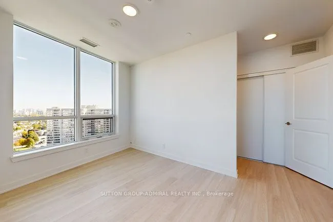 30 Upper Mall Way, #1210