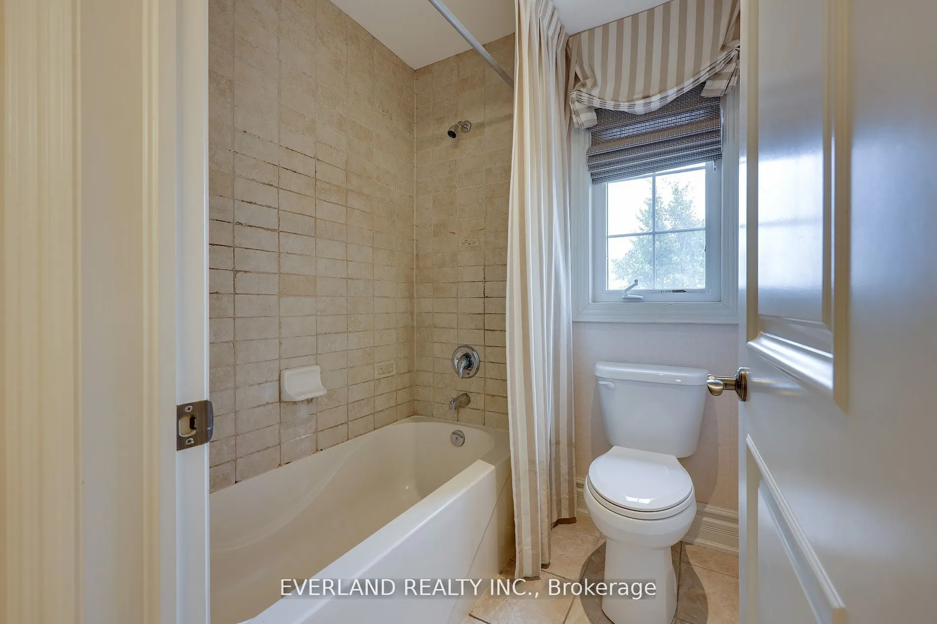 138 Lady Fenyrose Avenue