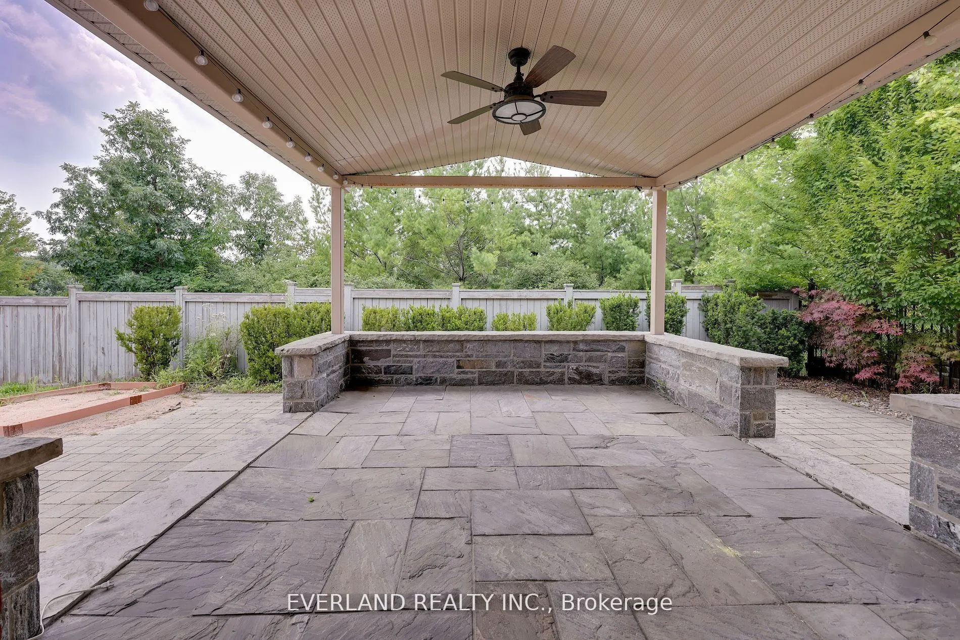138 Lady Fenyrose Avenue