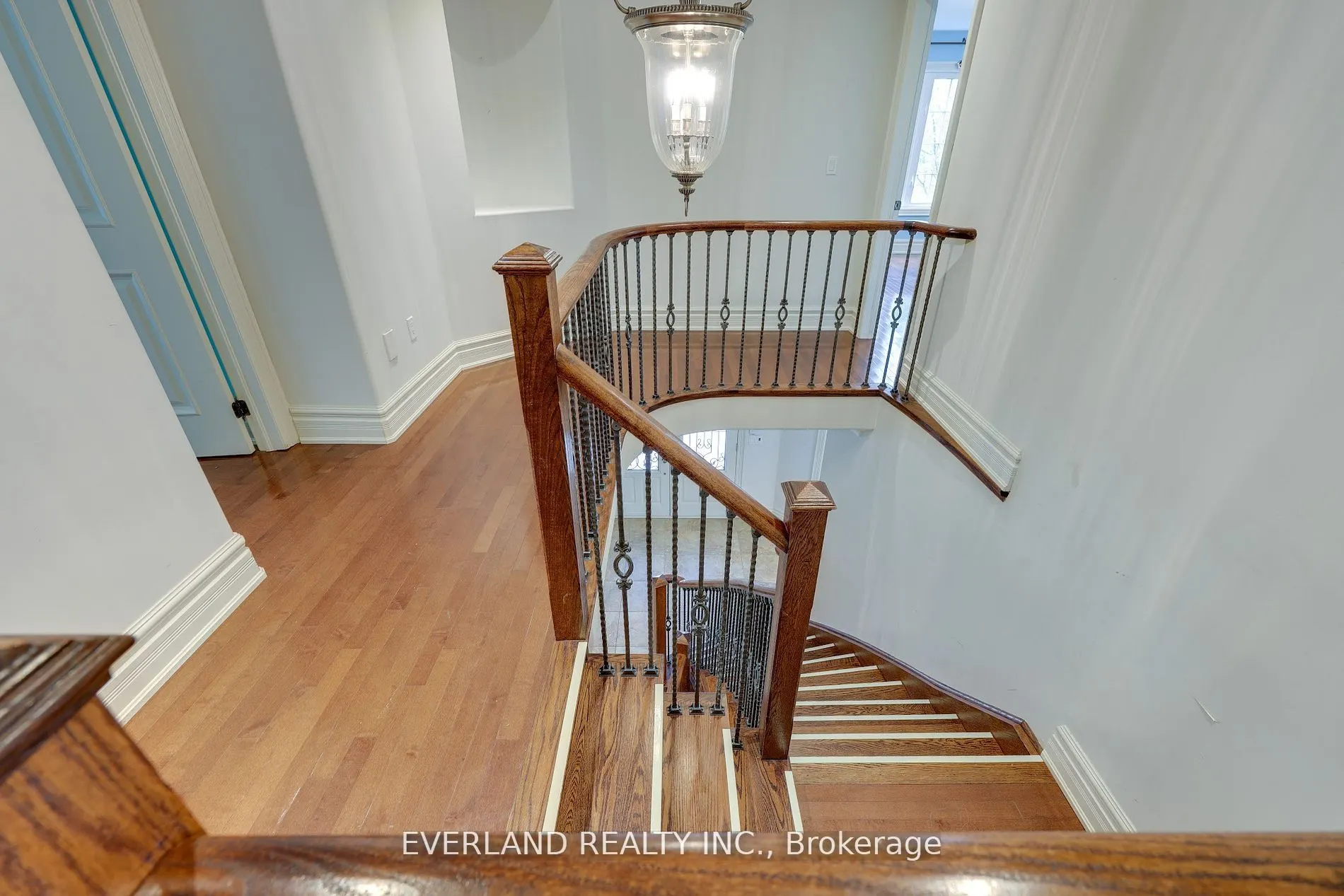 138 Lady Fenyrose Avenue