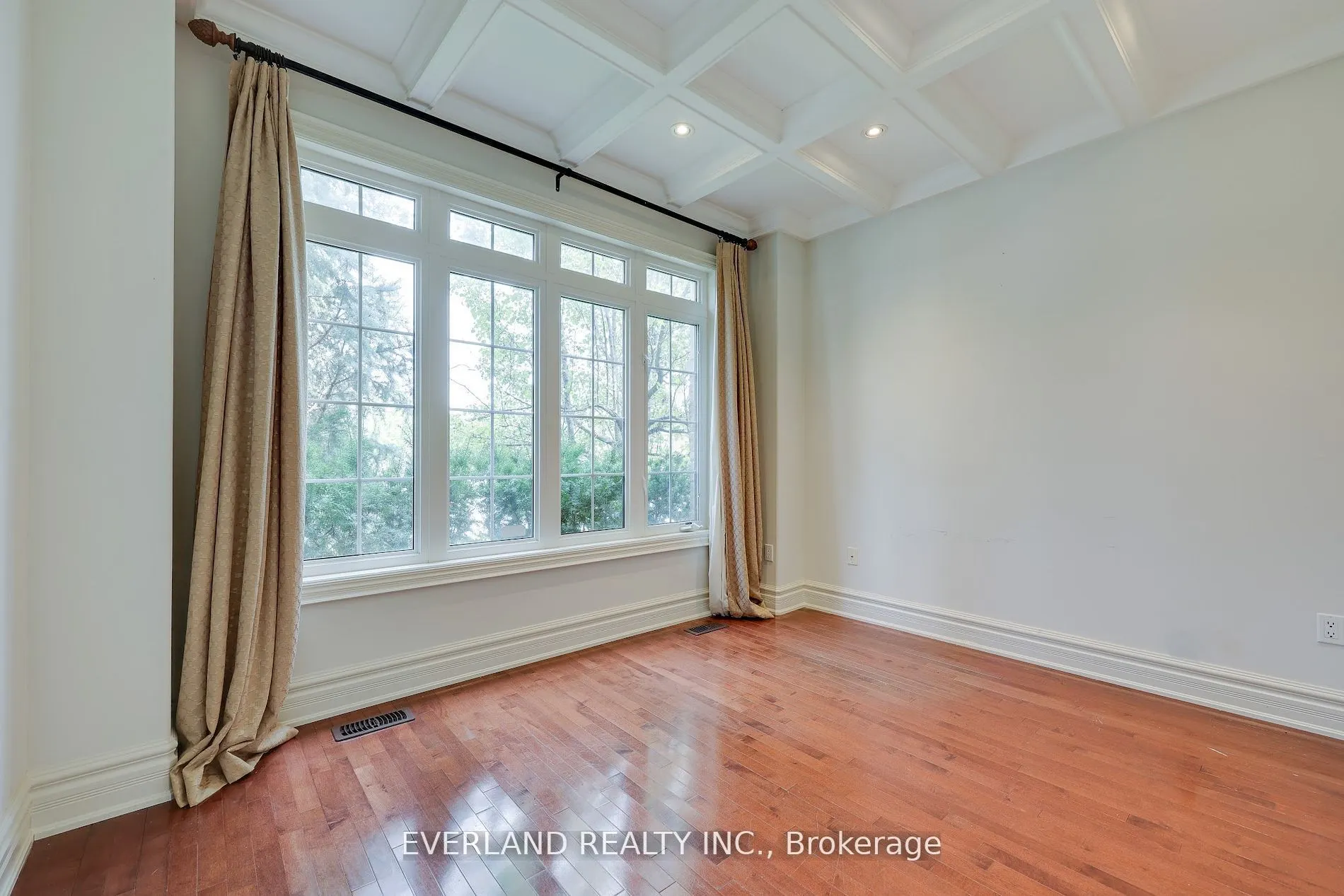 138 Lady Fenyrose Avenue