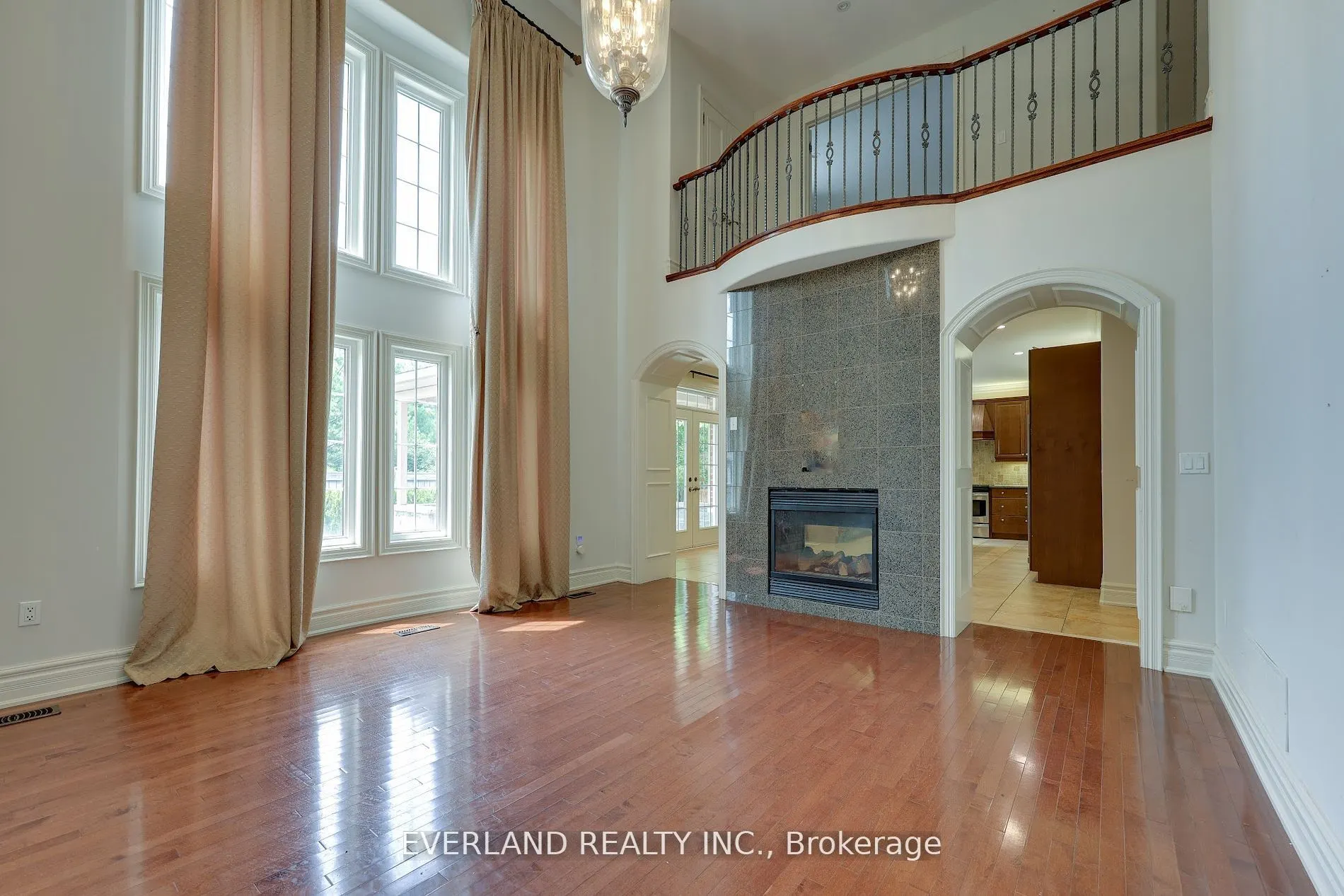 138 Lady Fenyrose Avenue
