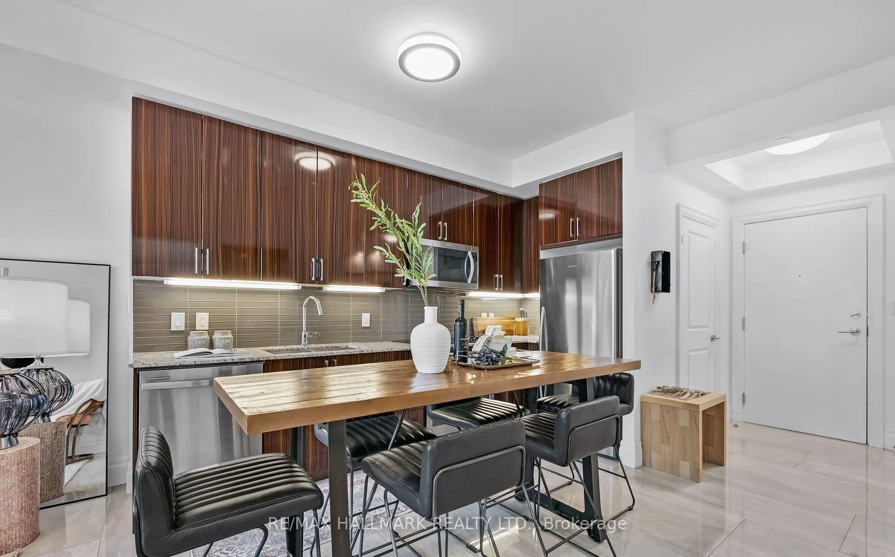 9608 Yonge Street, #1610A