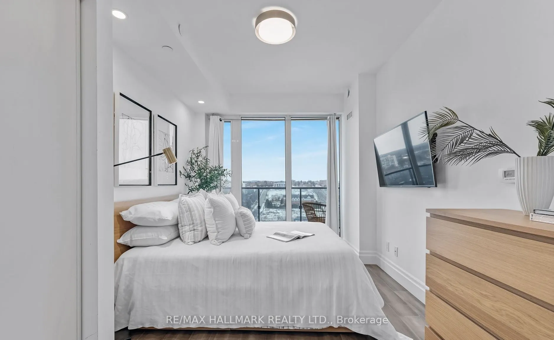 9608 Yonge Street, #1610A