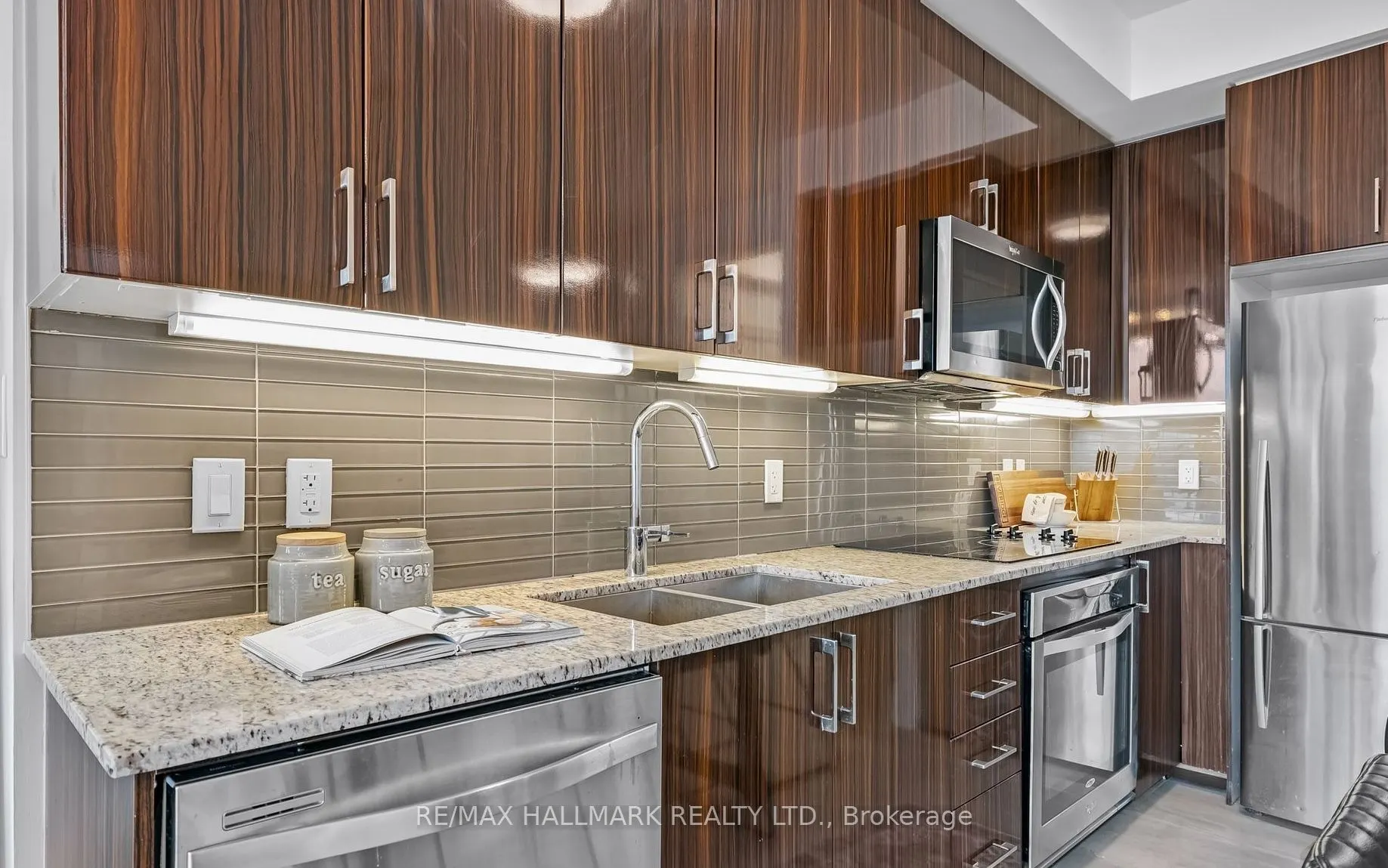 9608 Yonge Street, #1610A