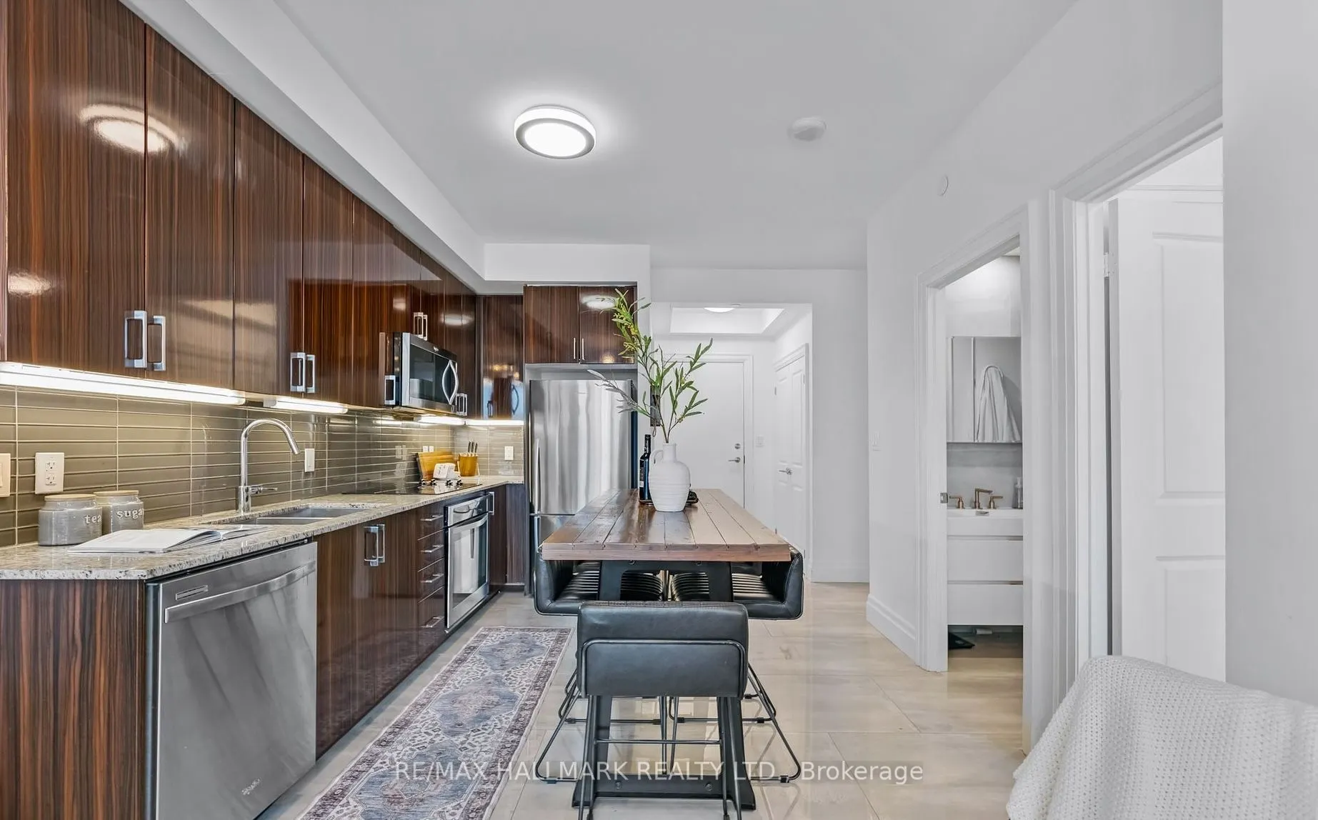 9608 Yonge Street, #1610A