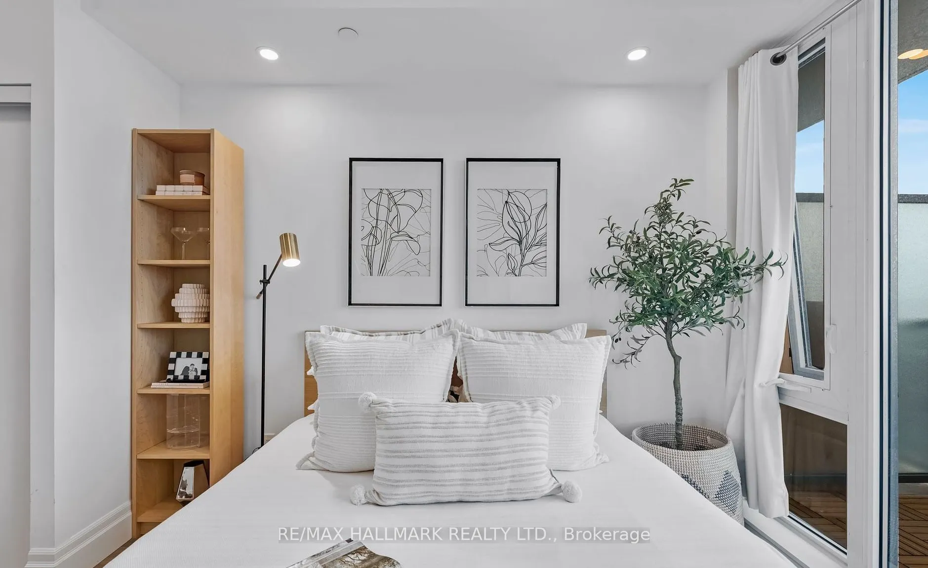 9608 Yonge Street, #1610A