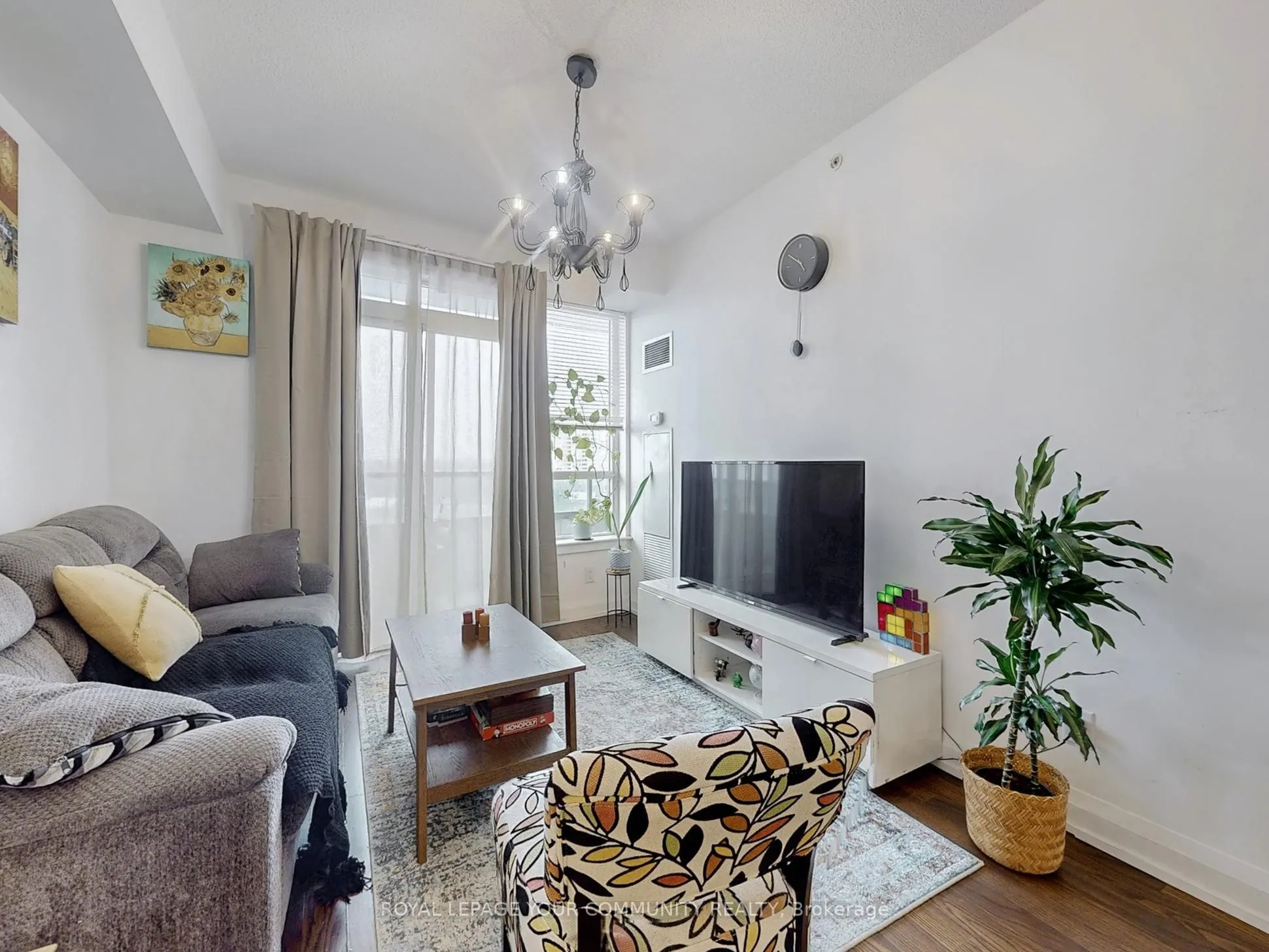 7161 Yonge Street, #522