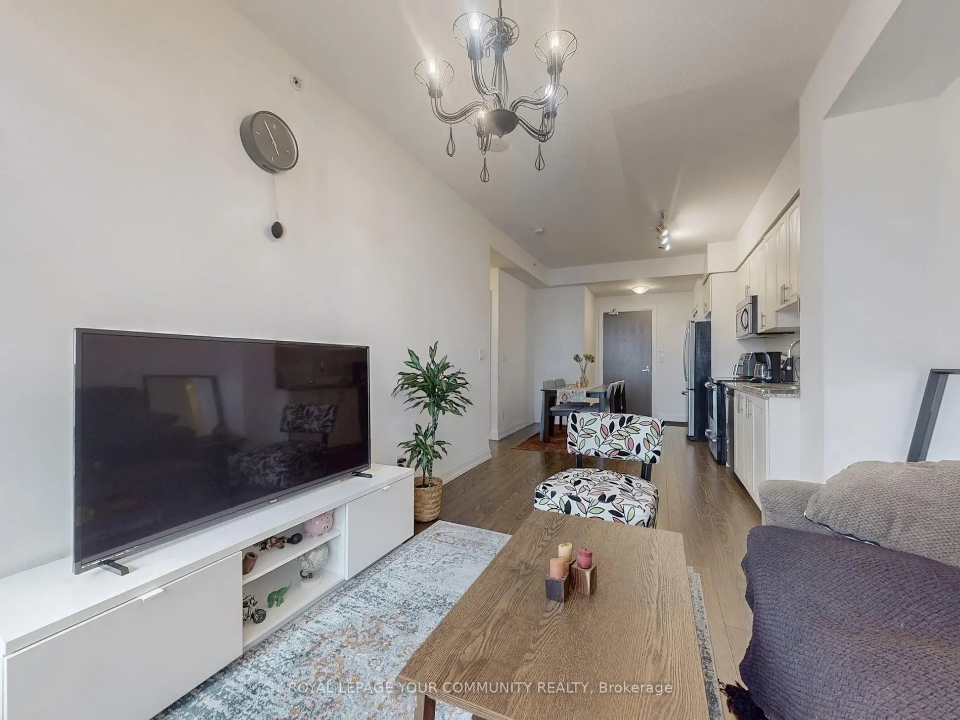 7161 Yonge Street, #522