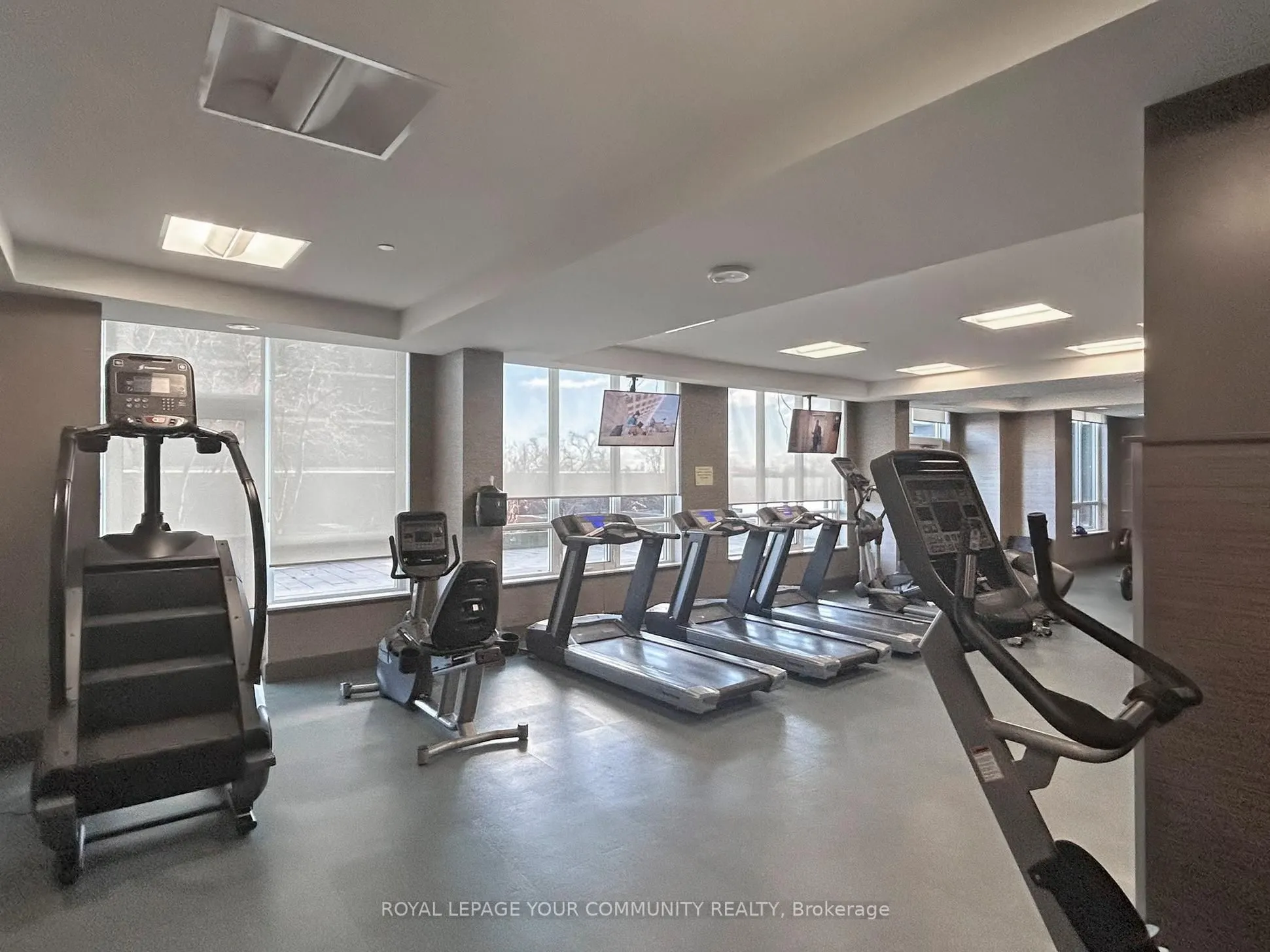 7161 Yonge Street, #522