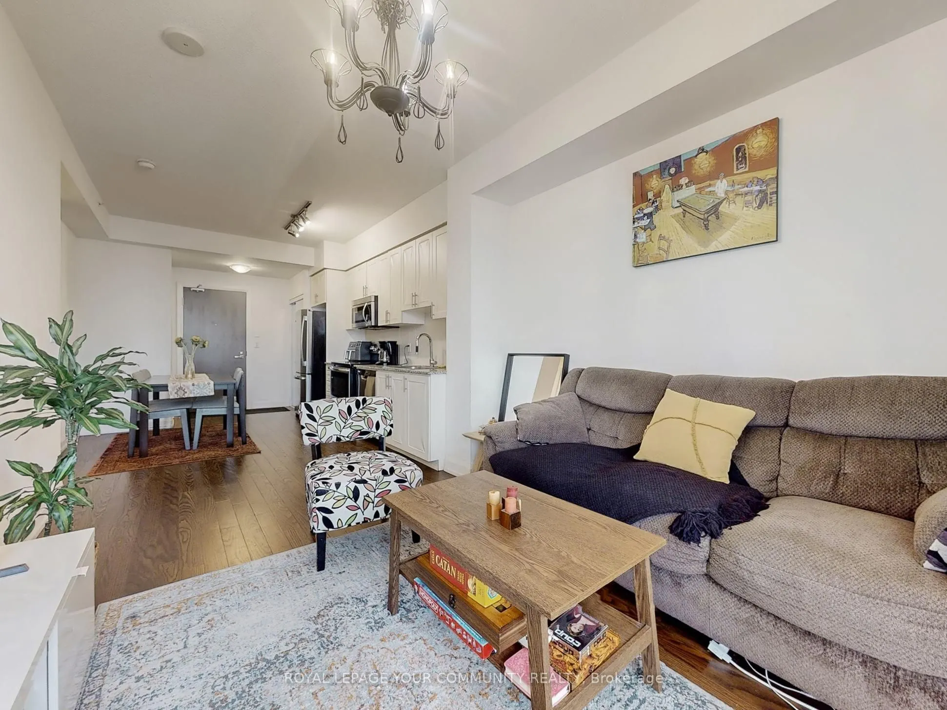 7161 Yonge Street, #522