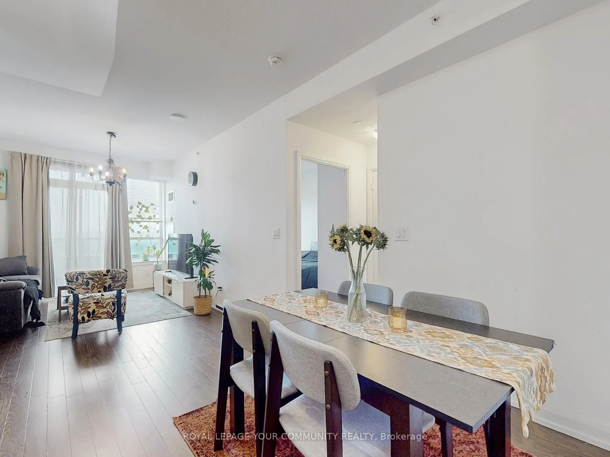 7161 Yonge Street, #522