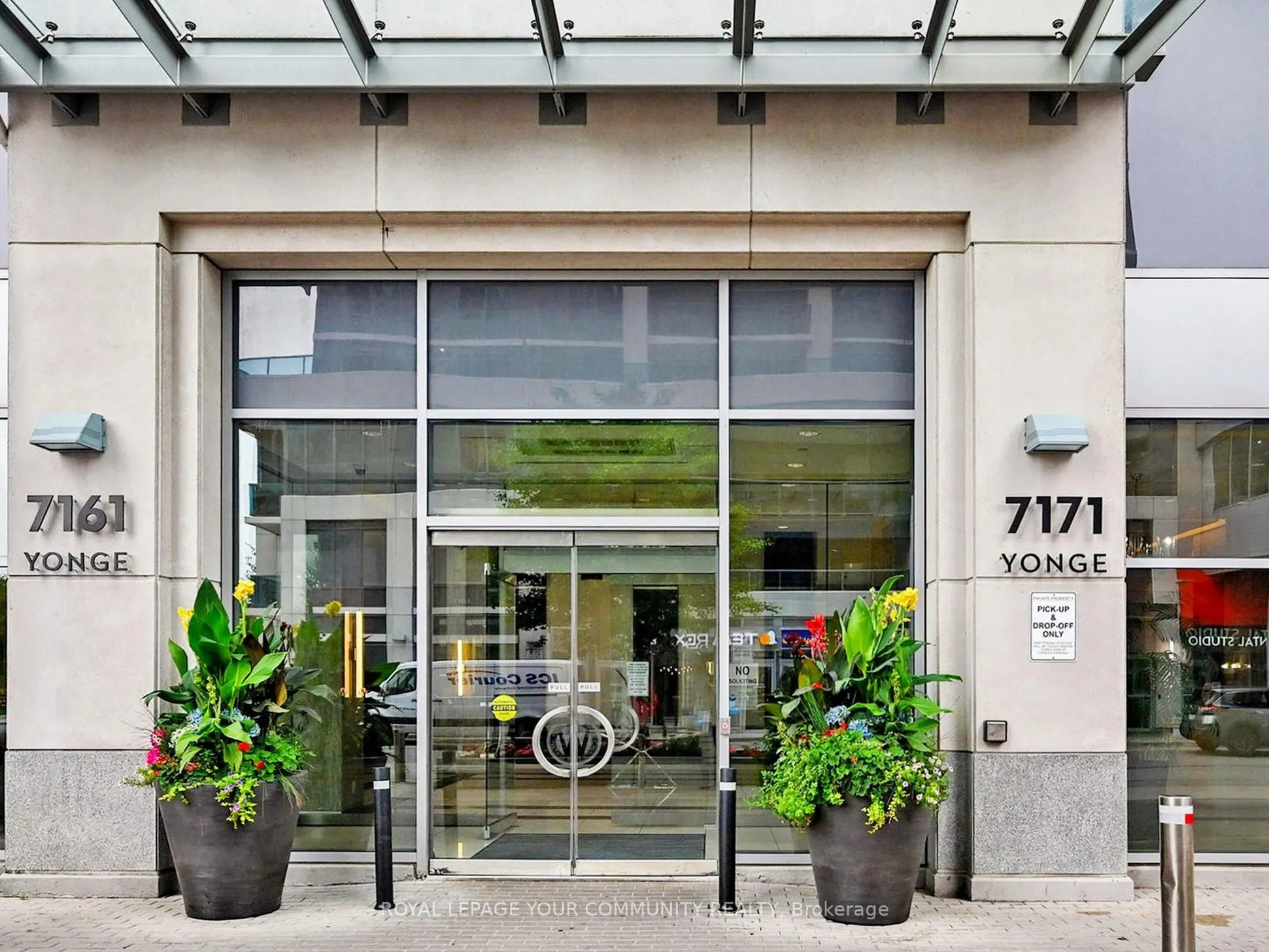 7161 Yonge Street, #522