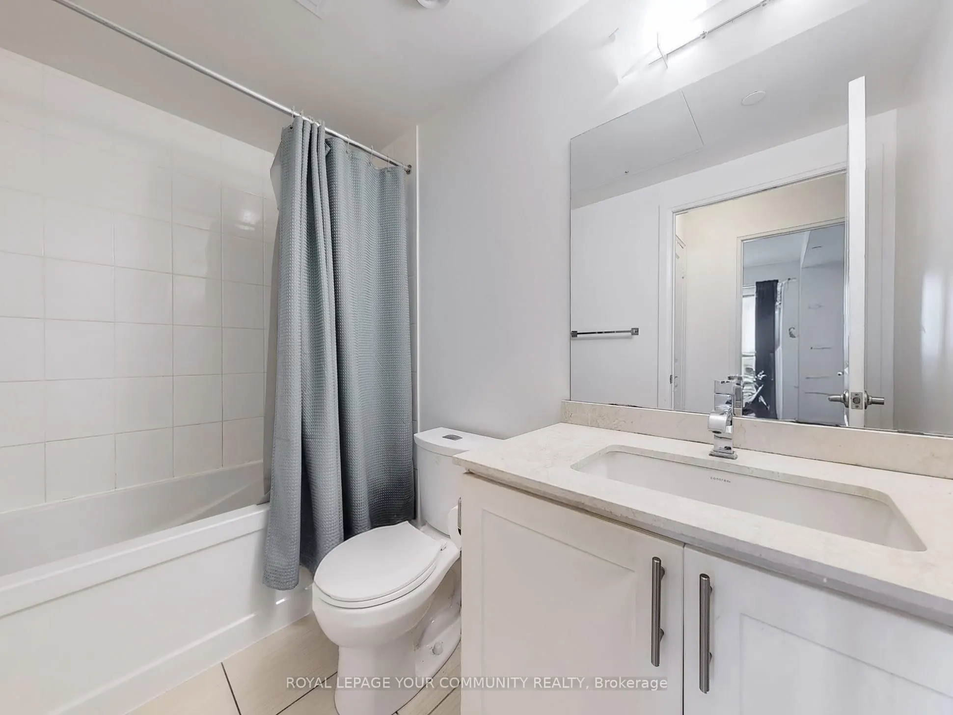 7161 Yonge Street, #522