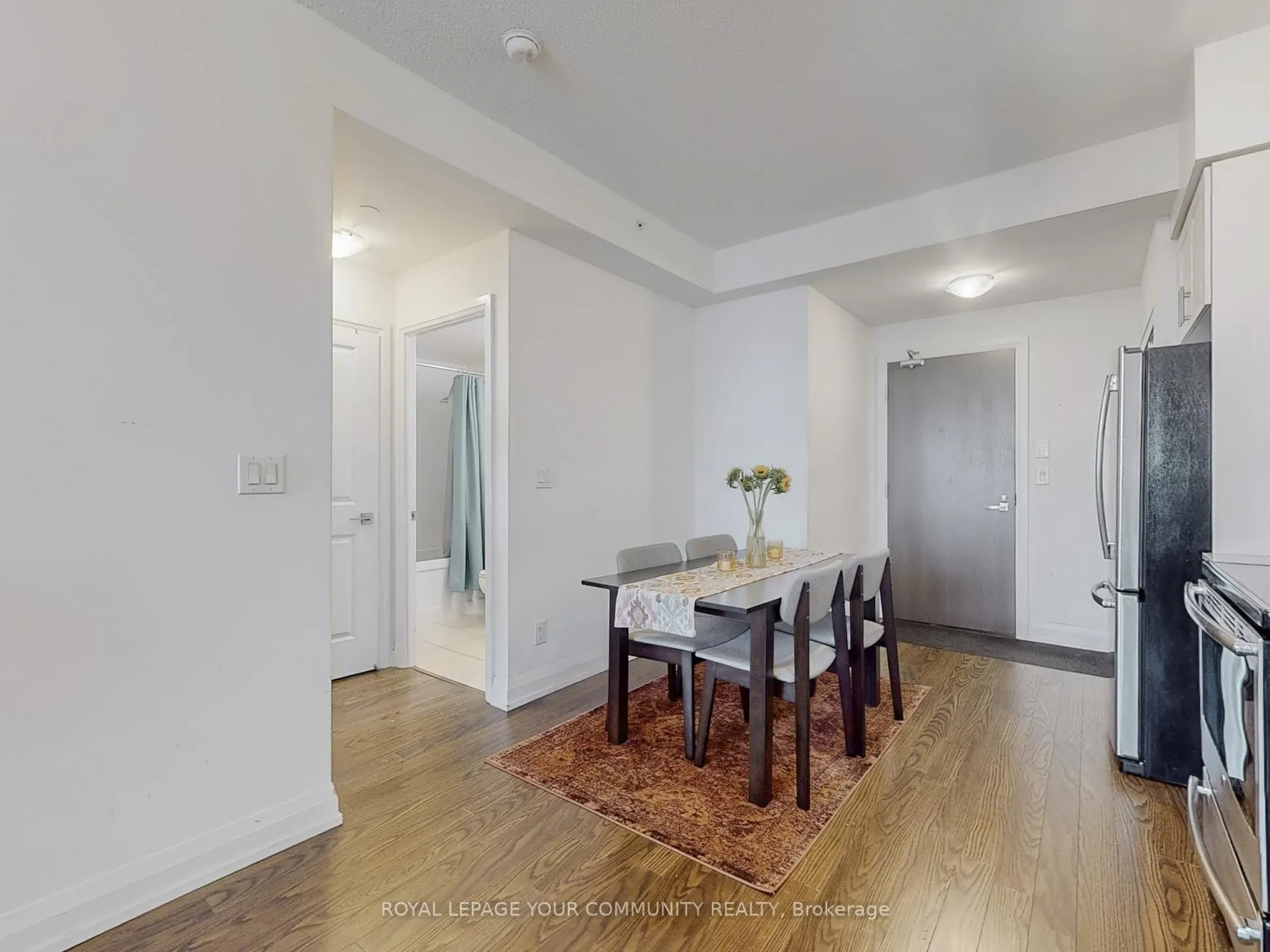 7161 Yonge Street, #522