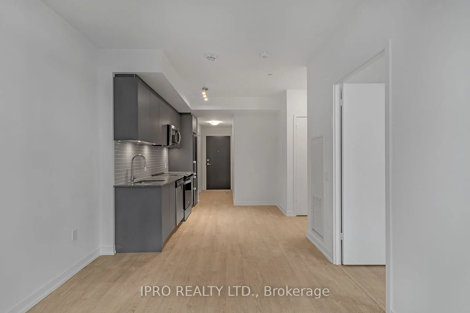 8868 Yonge Street, #801E