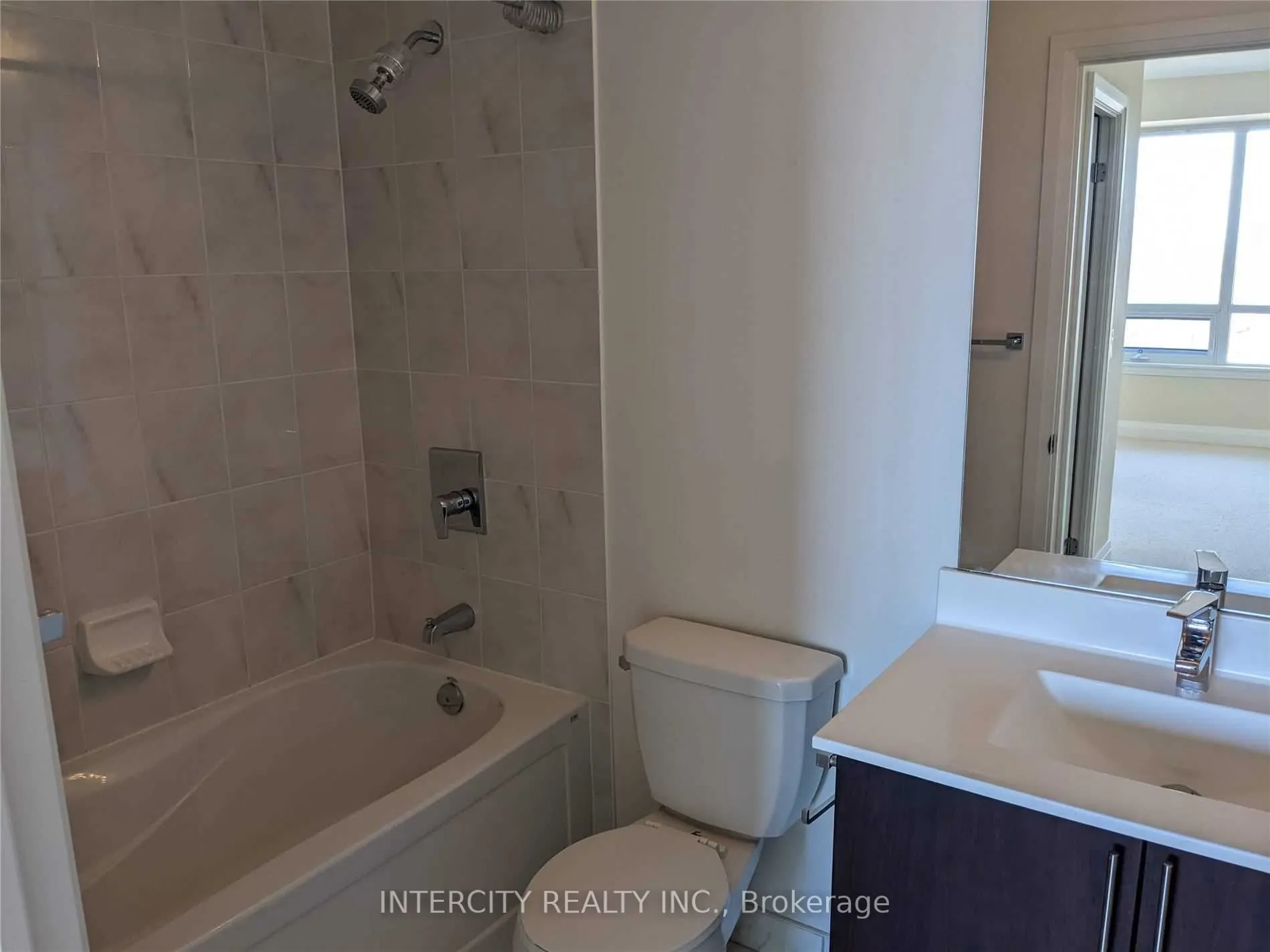 520 Steeles Avenue W, #1102