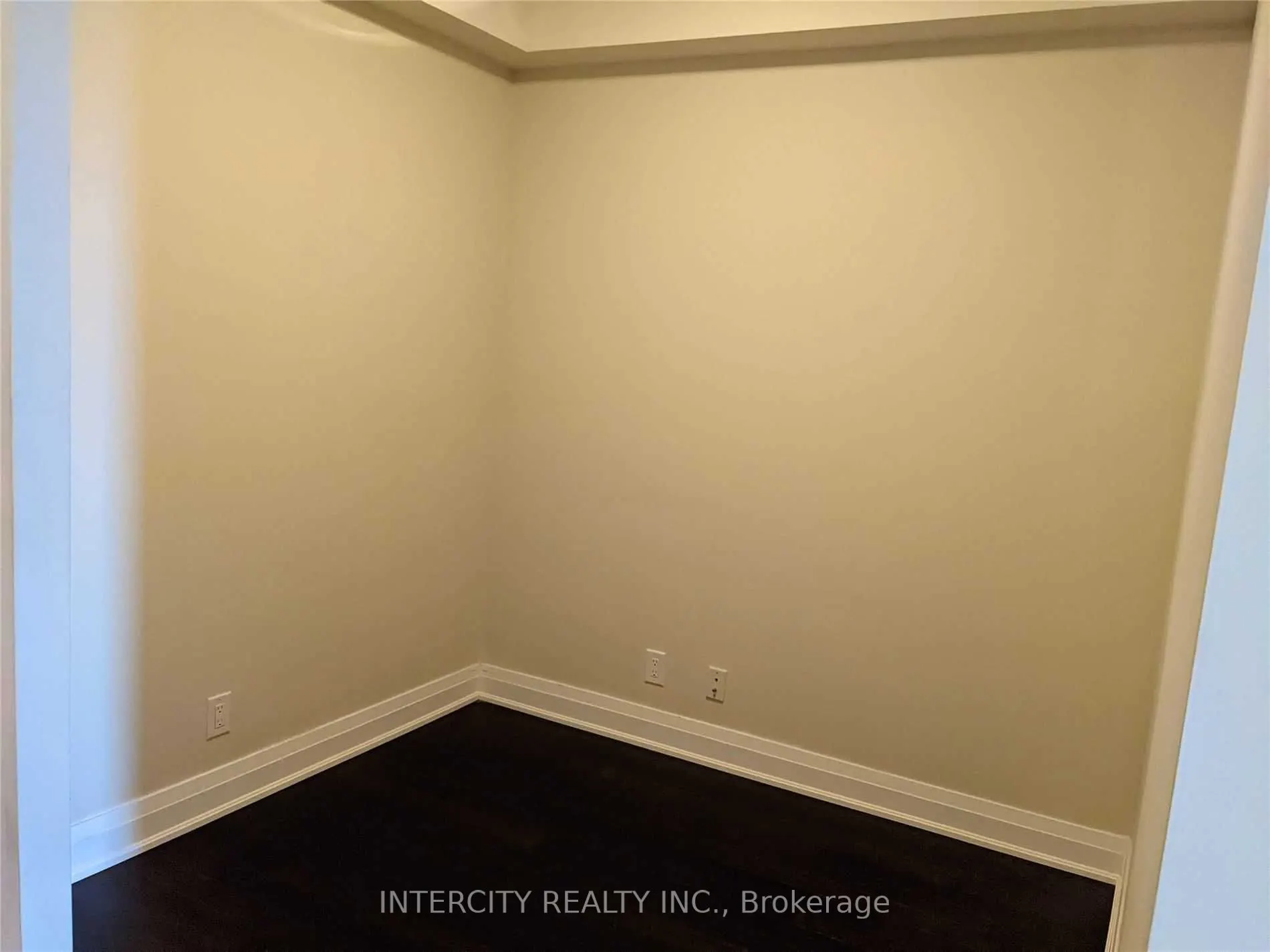 520 Steeles Avenue W, #1102
