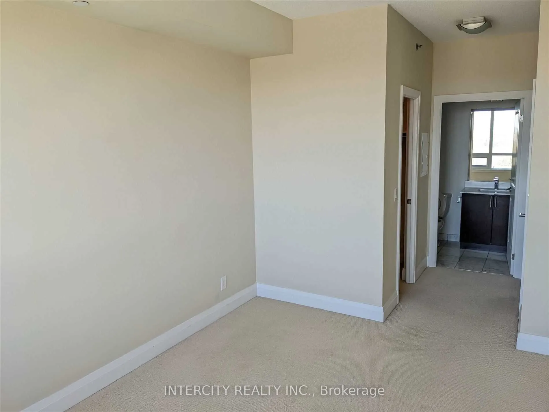 520 Steeles Avenue W, #1102
