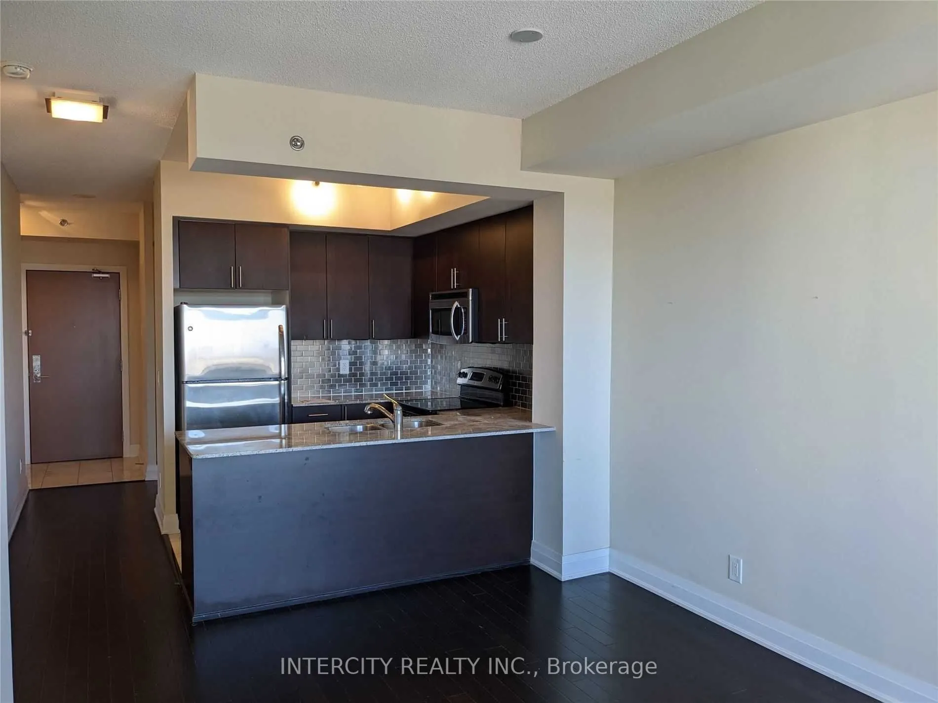 520 Steeles Avenue W, #1102