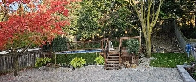 160 Carlyle Crescent