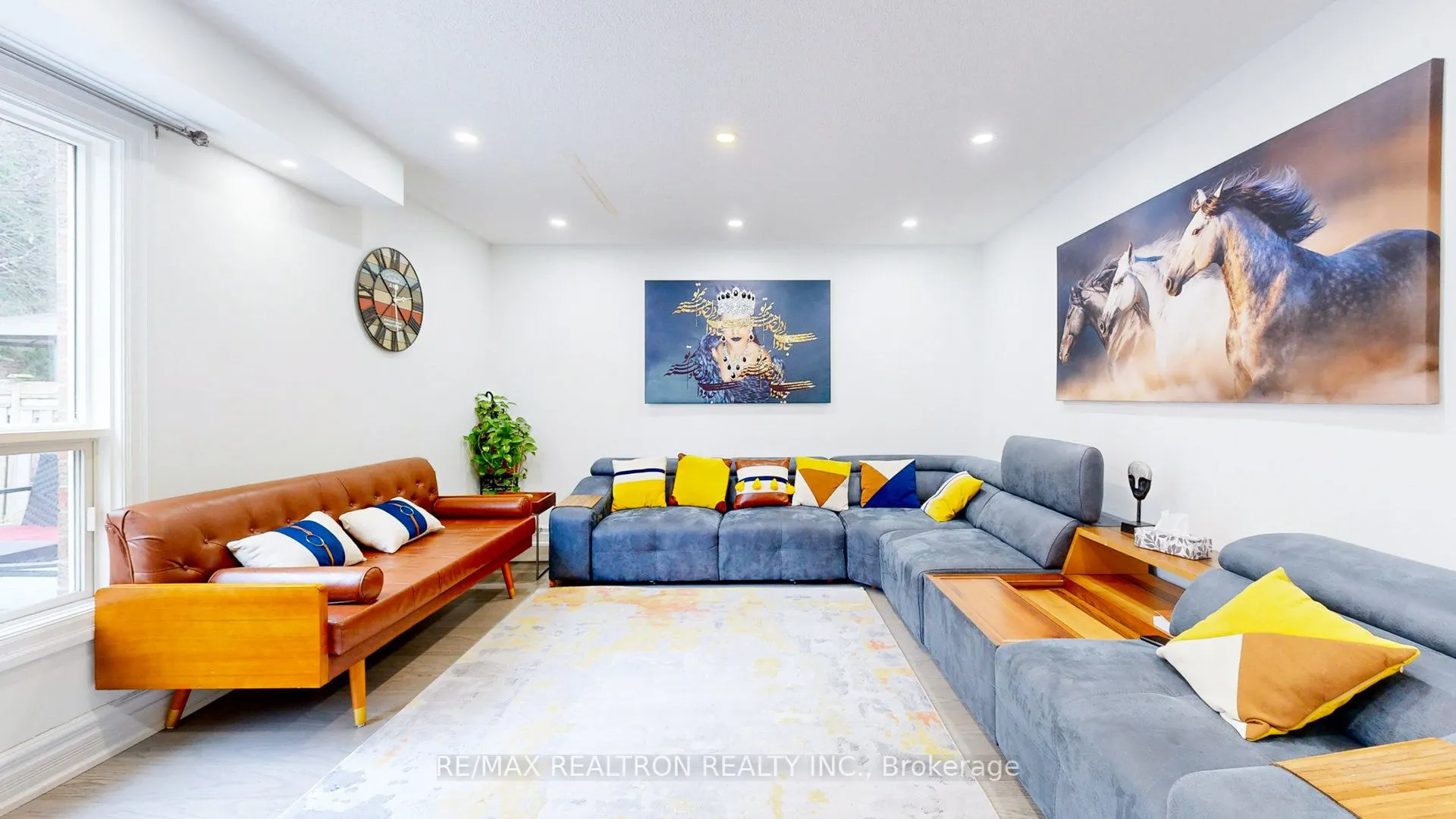 160 Carlyle Crescent