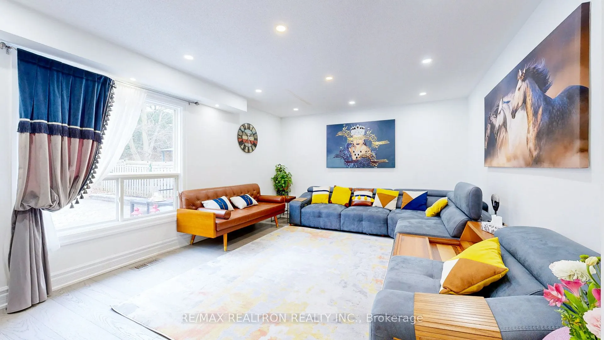160 Carlyle Crescent