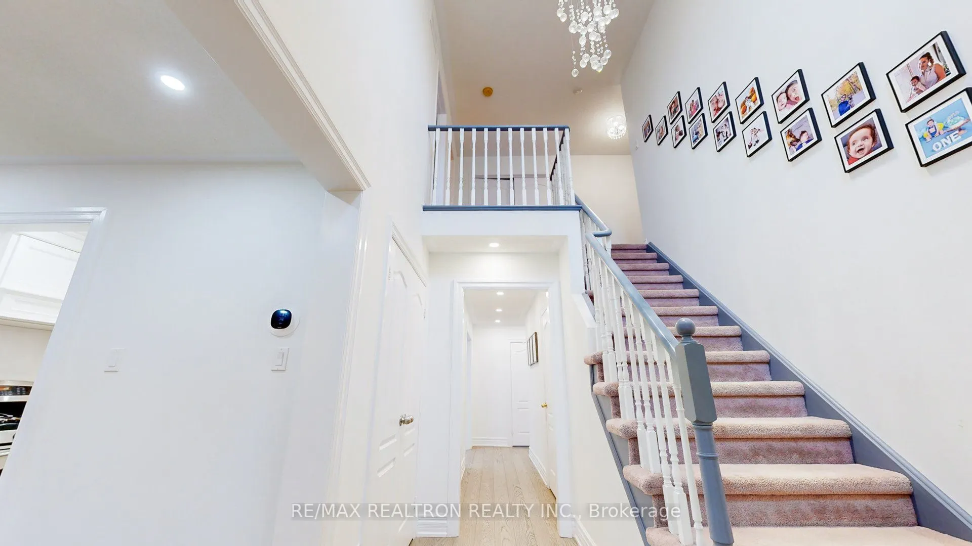 160 Carlyle Crescent