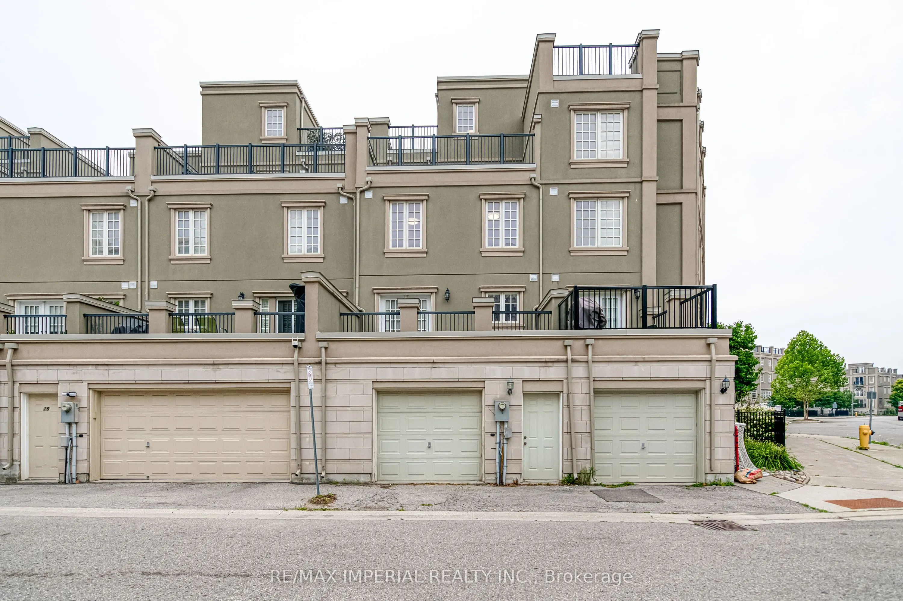 21 MACKENZIE'S STAND Avenue