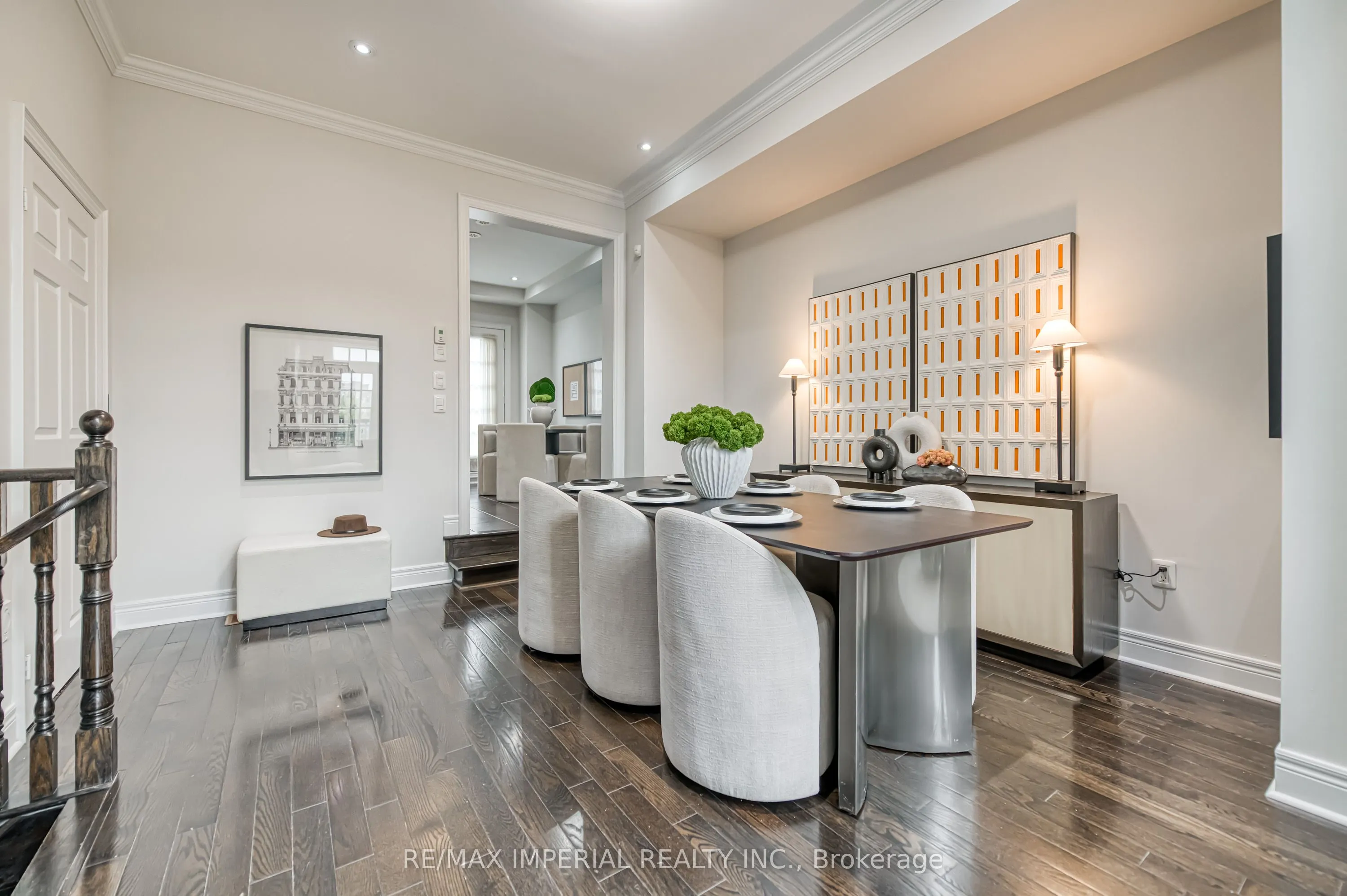 21 MACKENZIE'S STAND Avenue