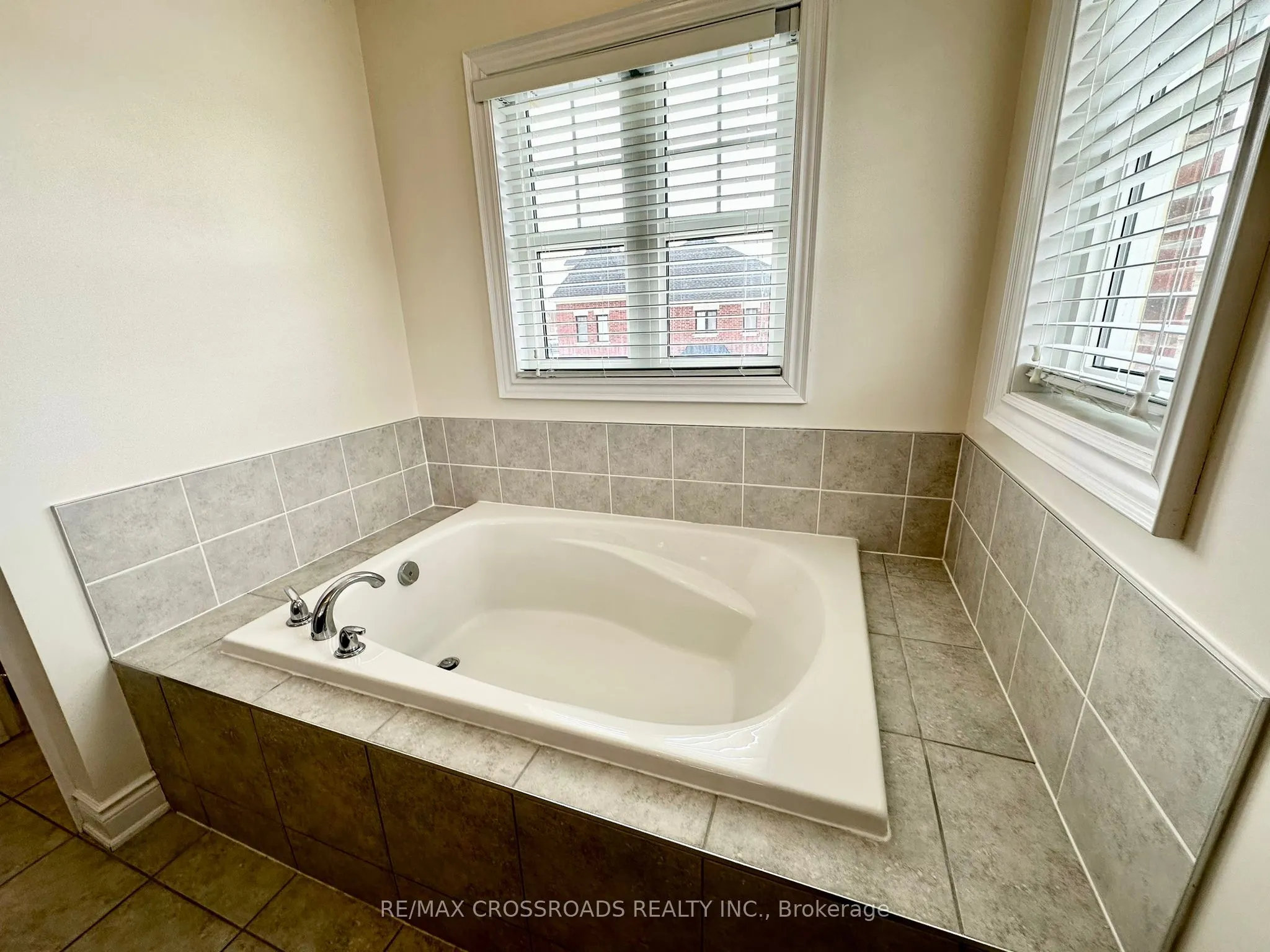 235 John Davis Gate