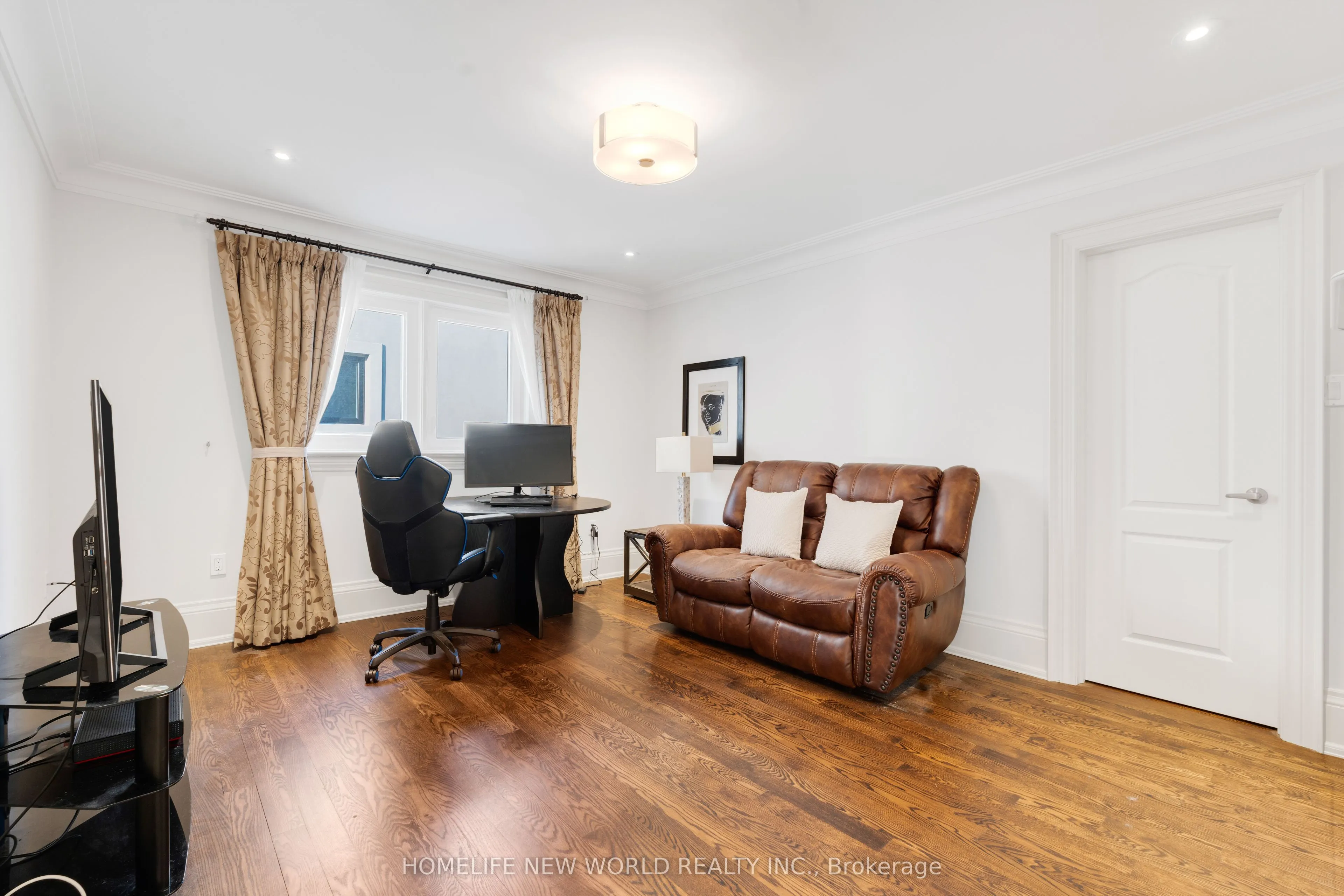 145 Clarendon Drive