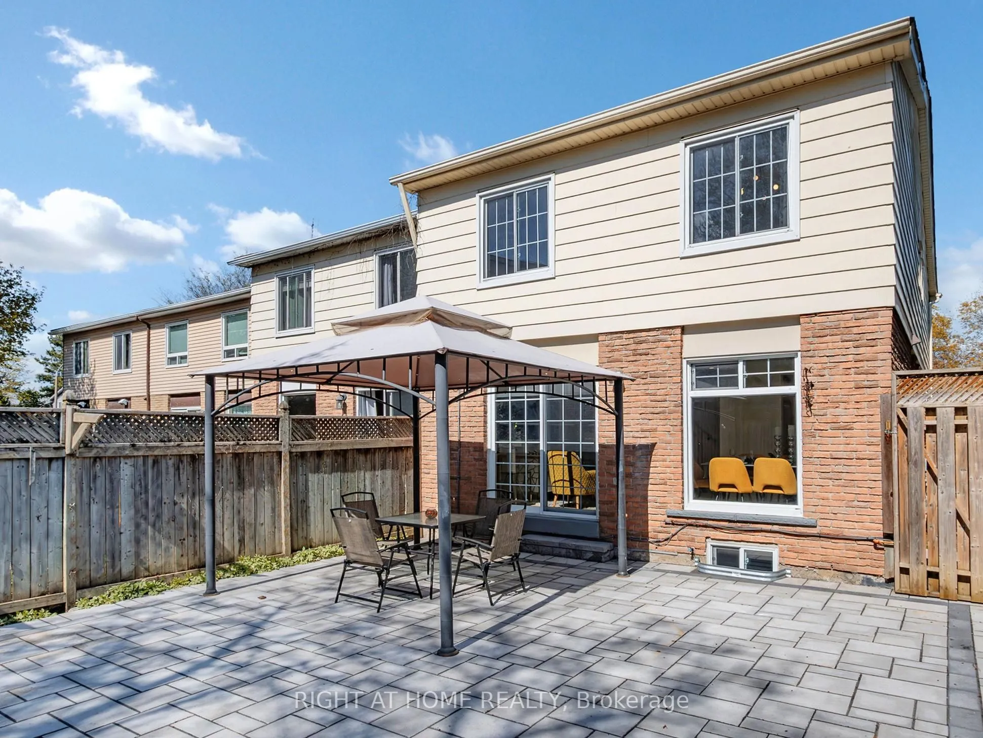 94 Reginald Crescent