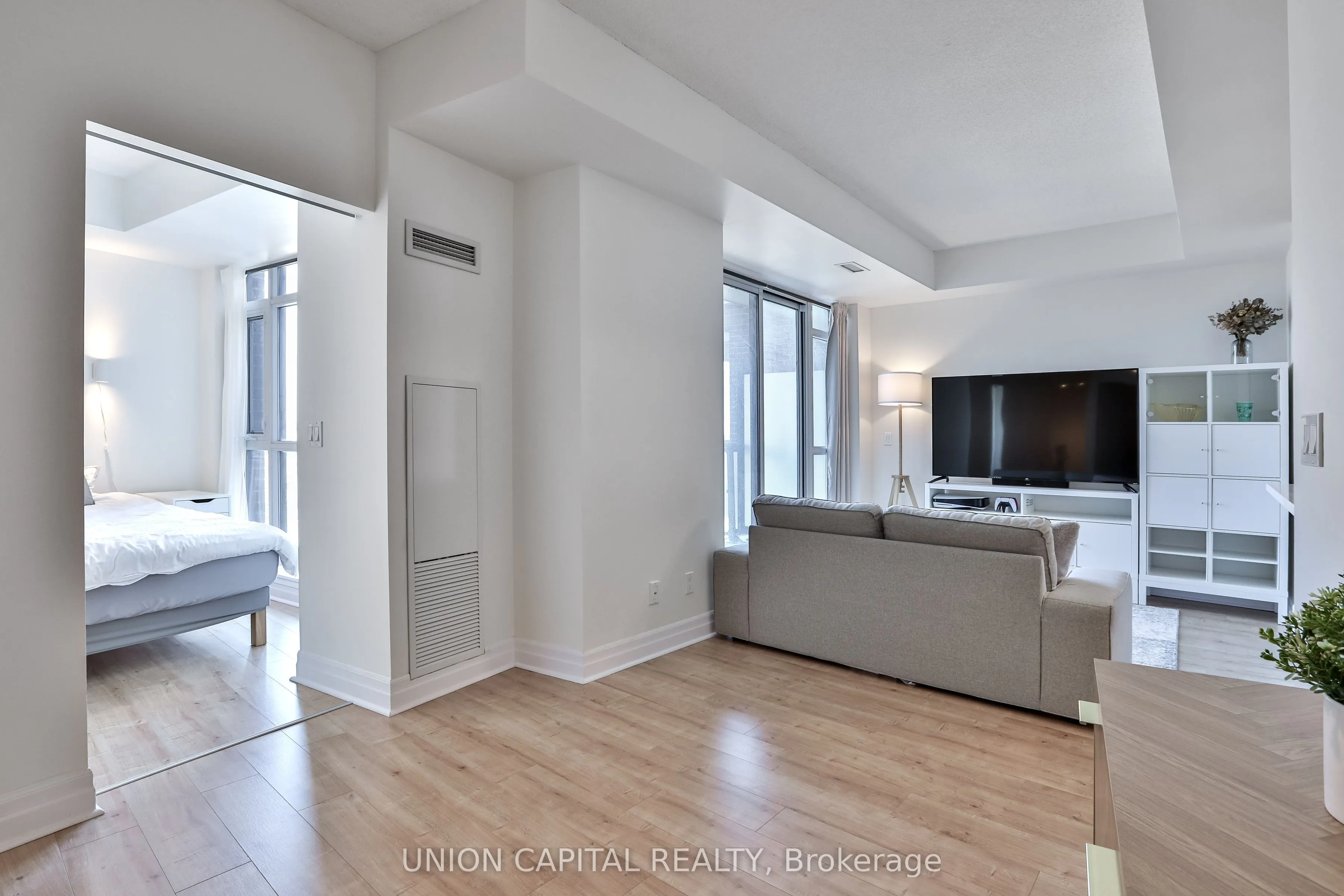 8110 Birchmount Street, #801