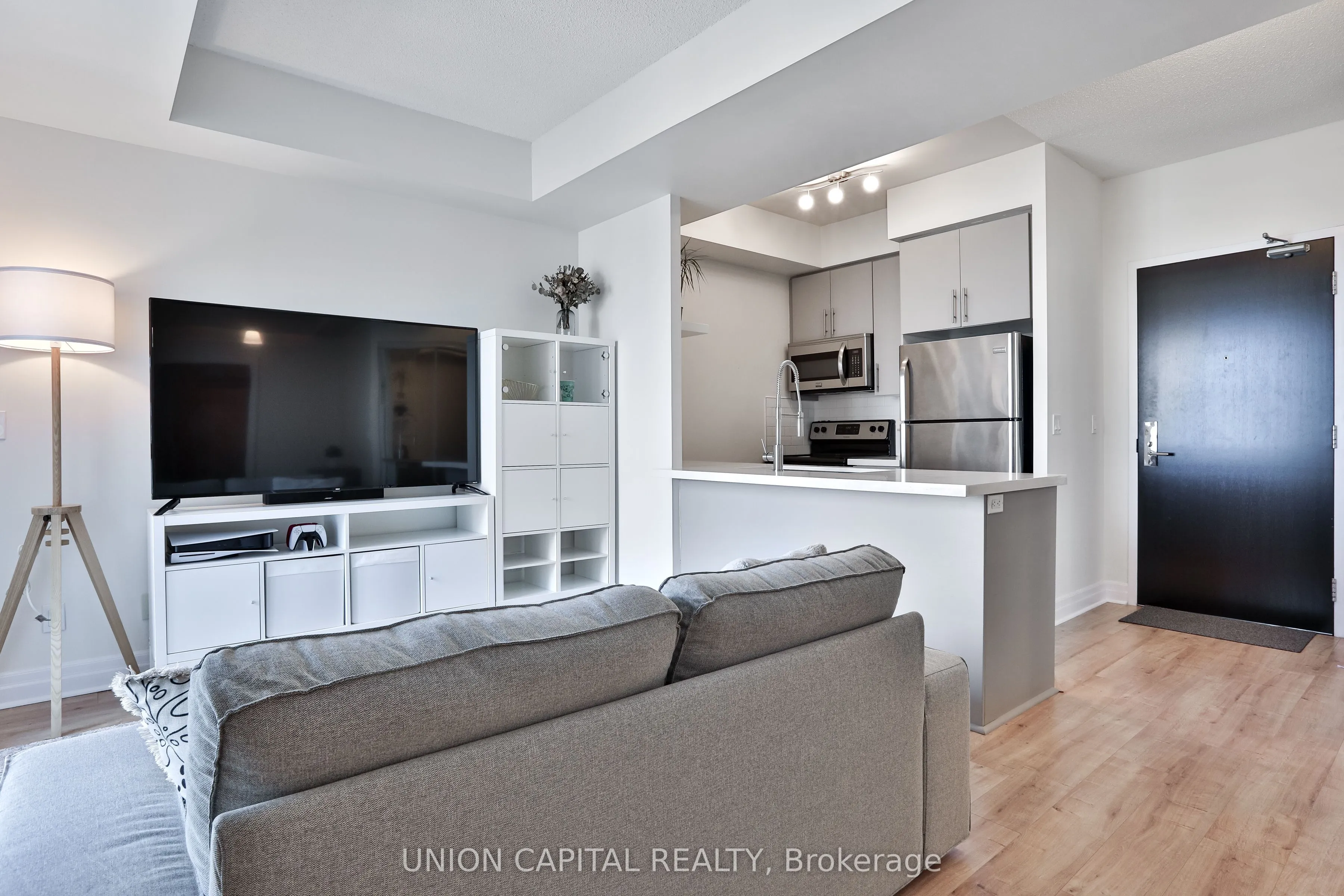 8110 Birchmount Street, #801