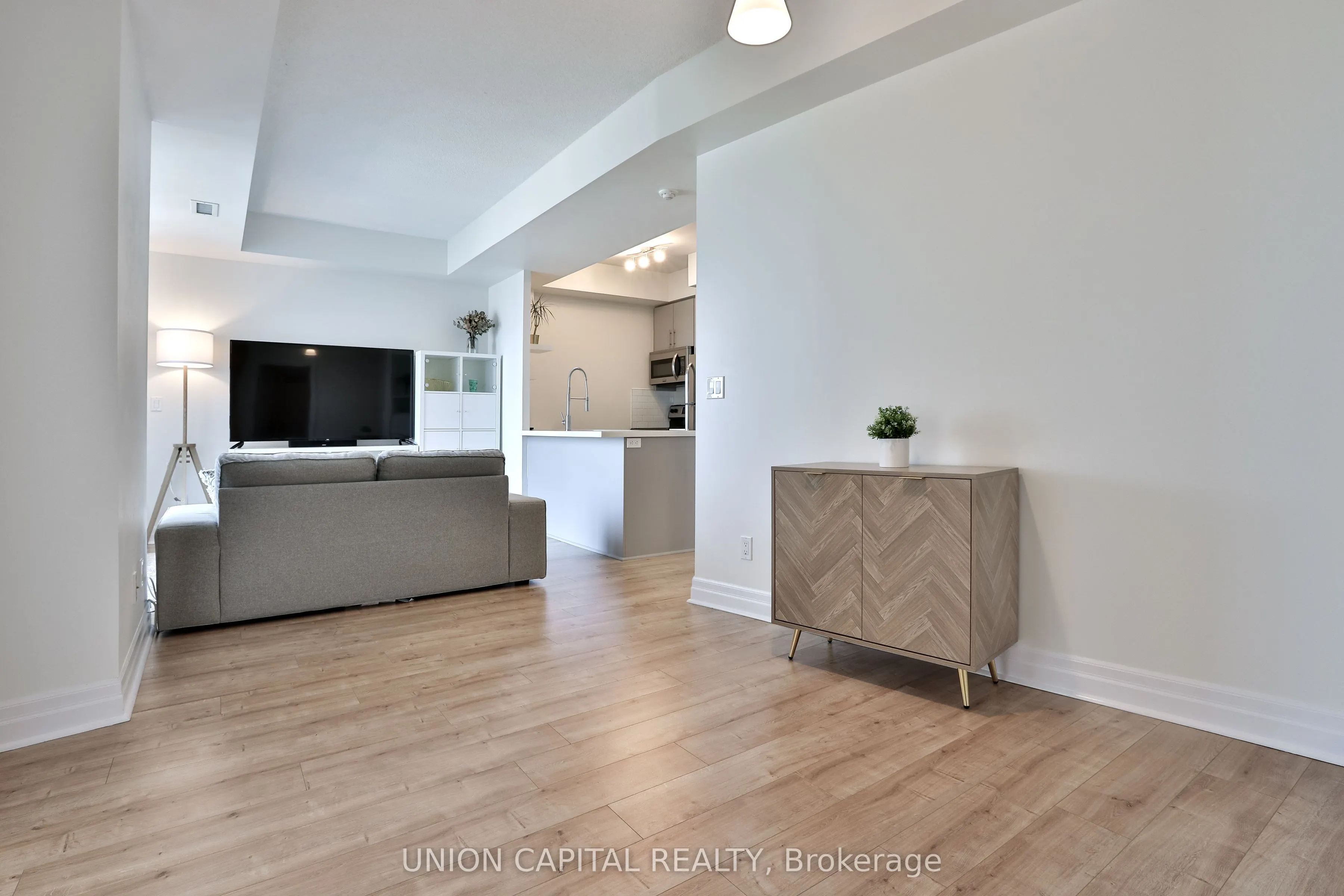 8110 Birchmount Street, #801