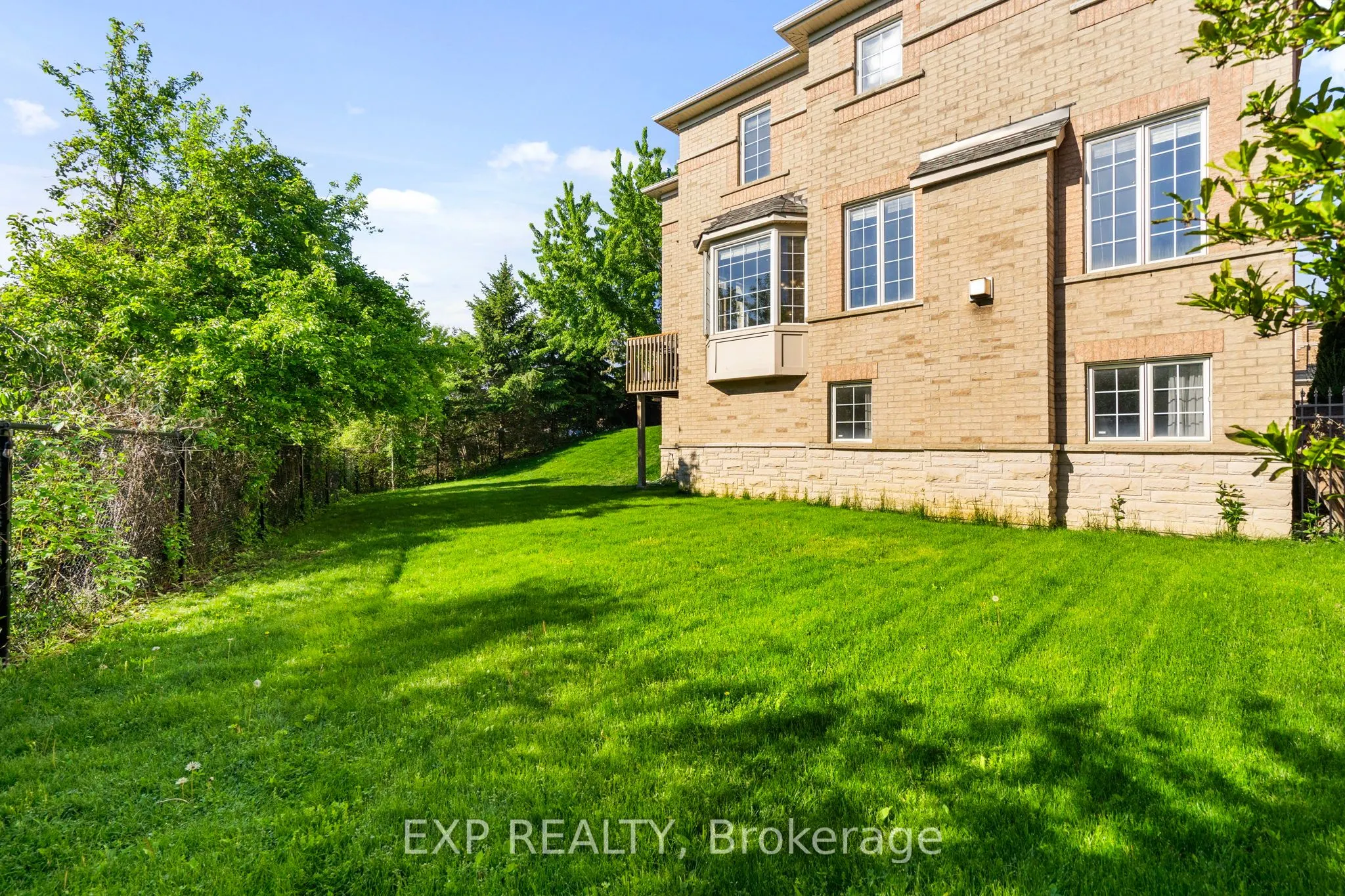 59 Smoothwater Terrace