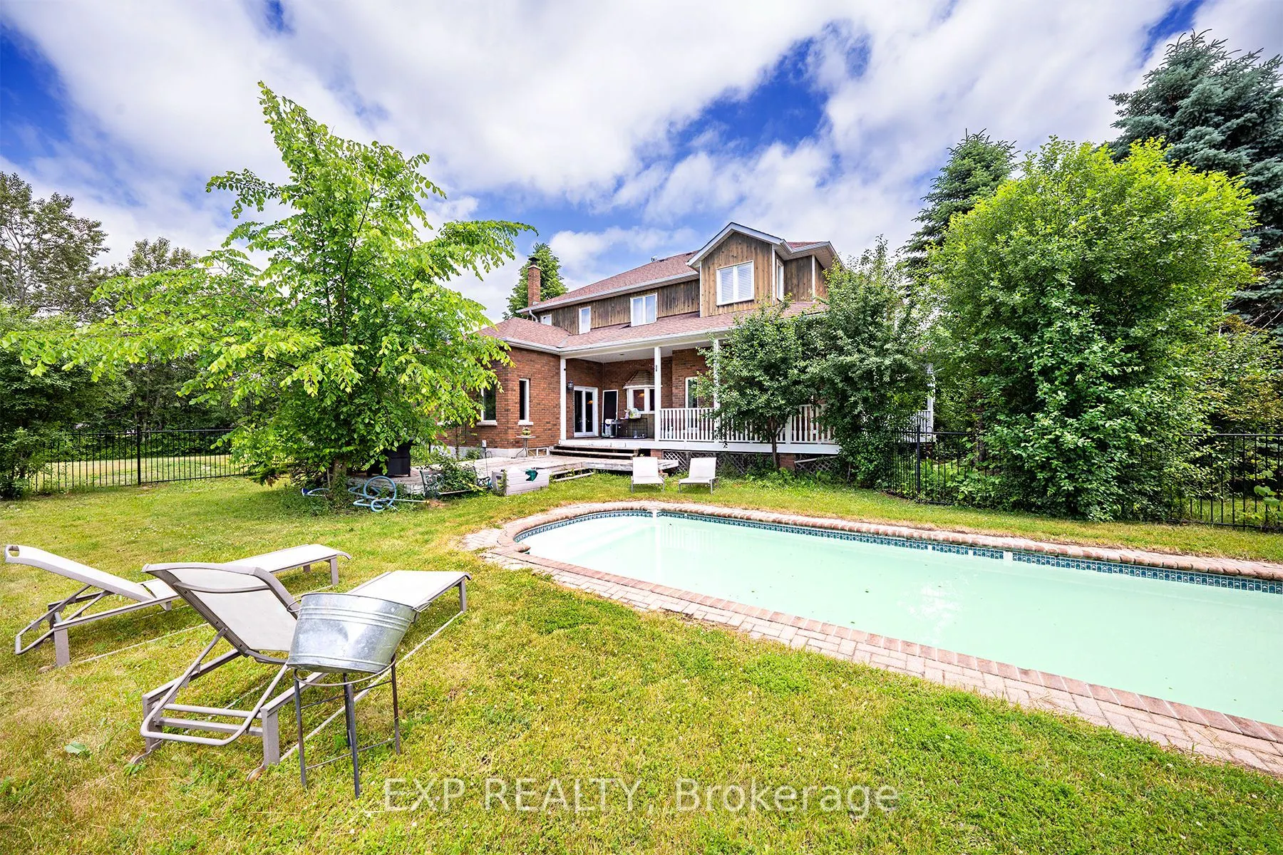 16 Audubon Way