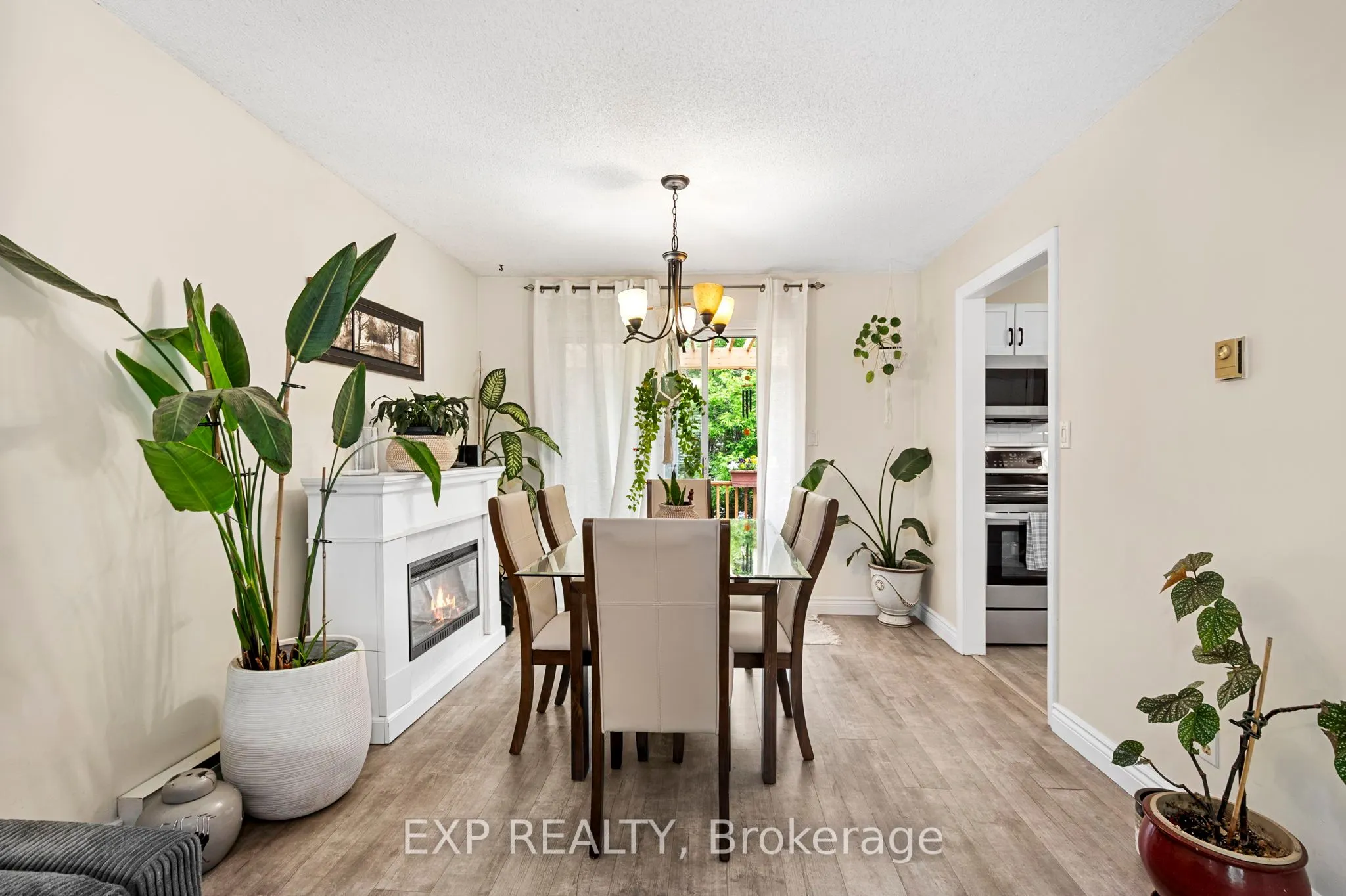 75 Brook Crescent